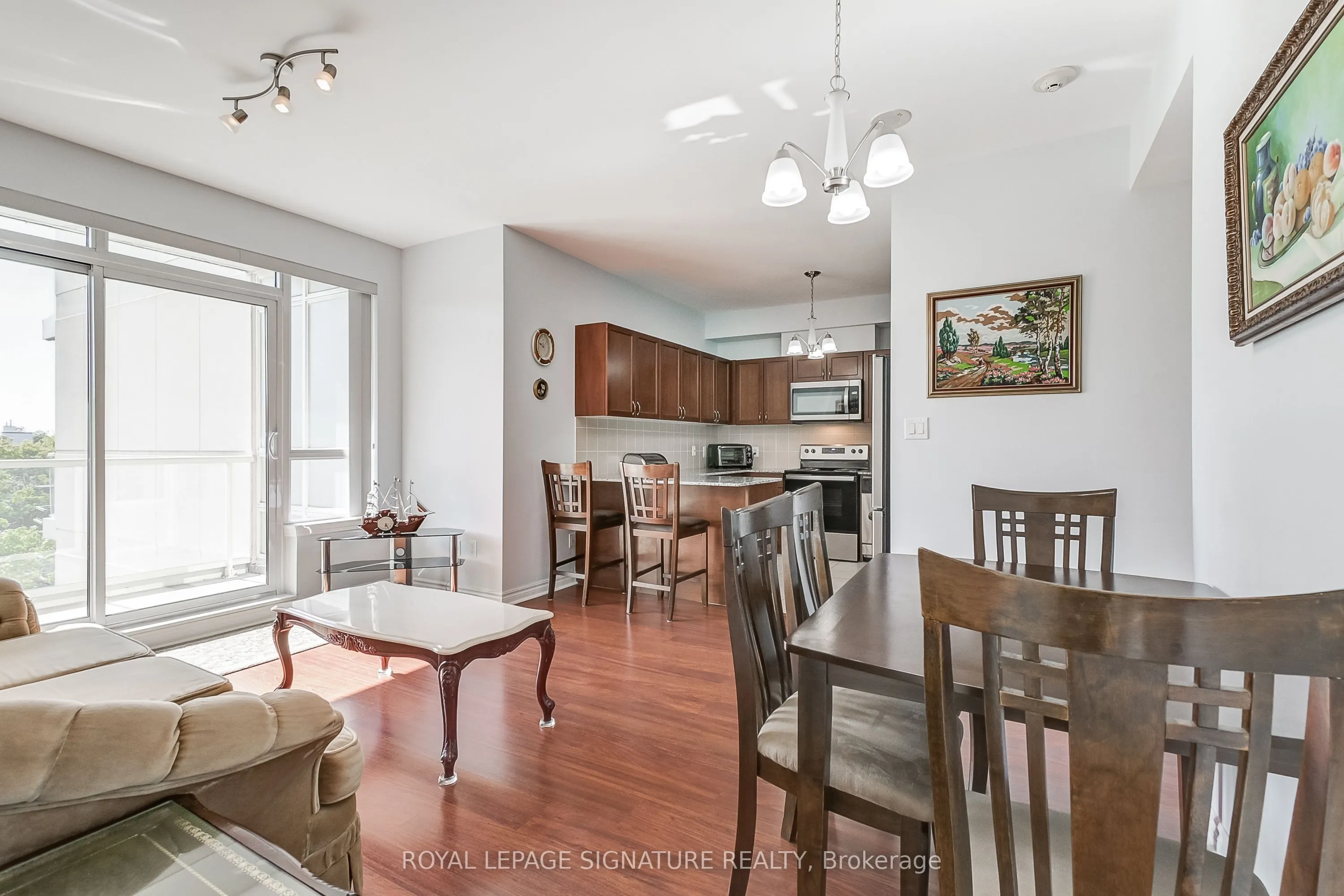 3865 Lake Shore Boulevard W, #320