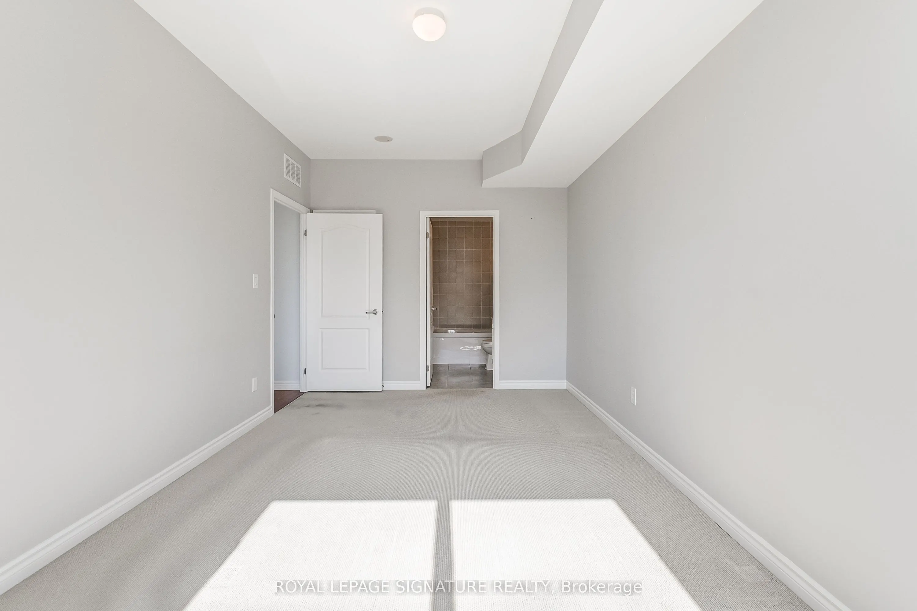 3865 Lake Shore Boulevard W, #320