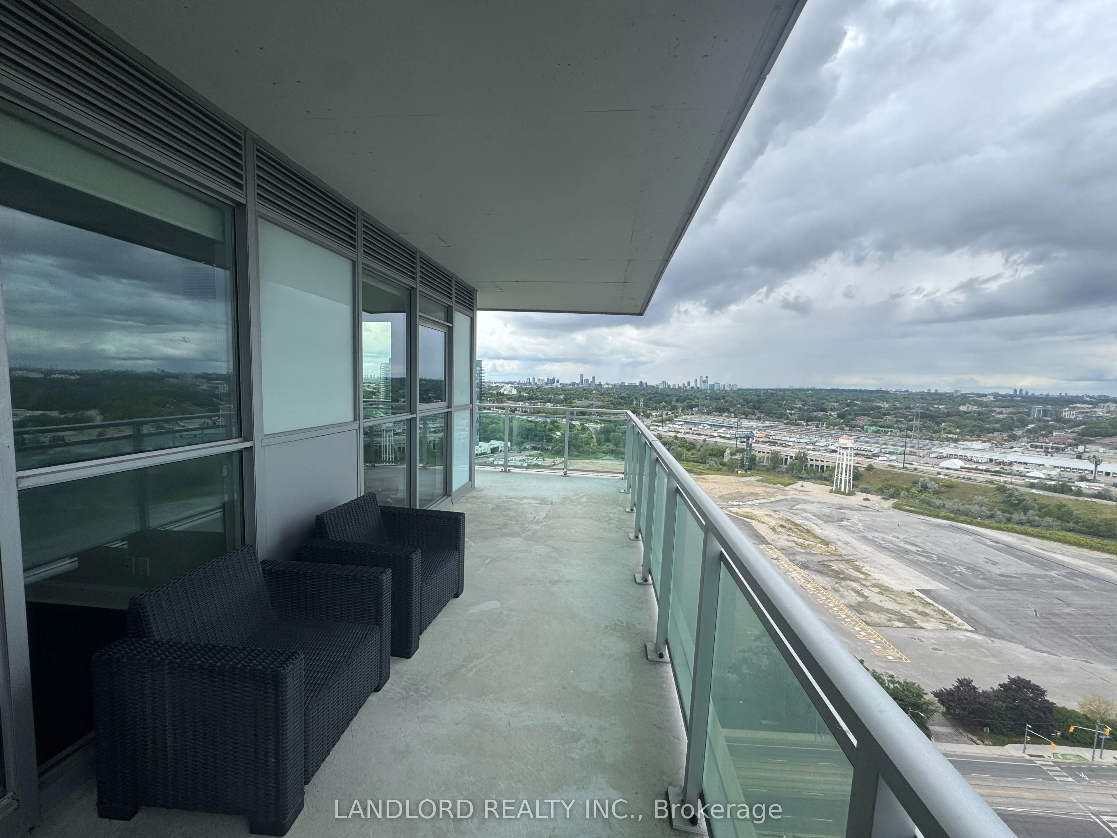33 Shore Breeze Drive, #2304