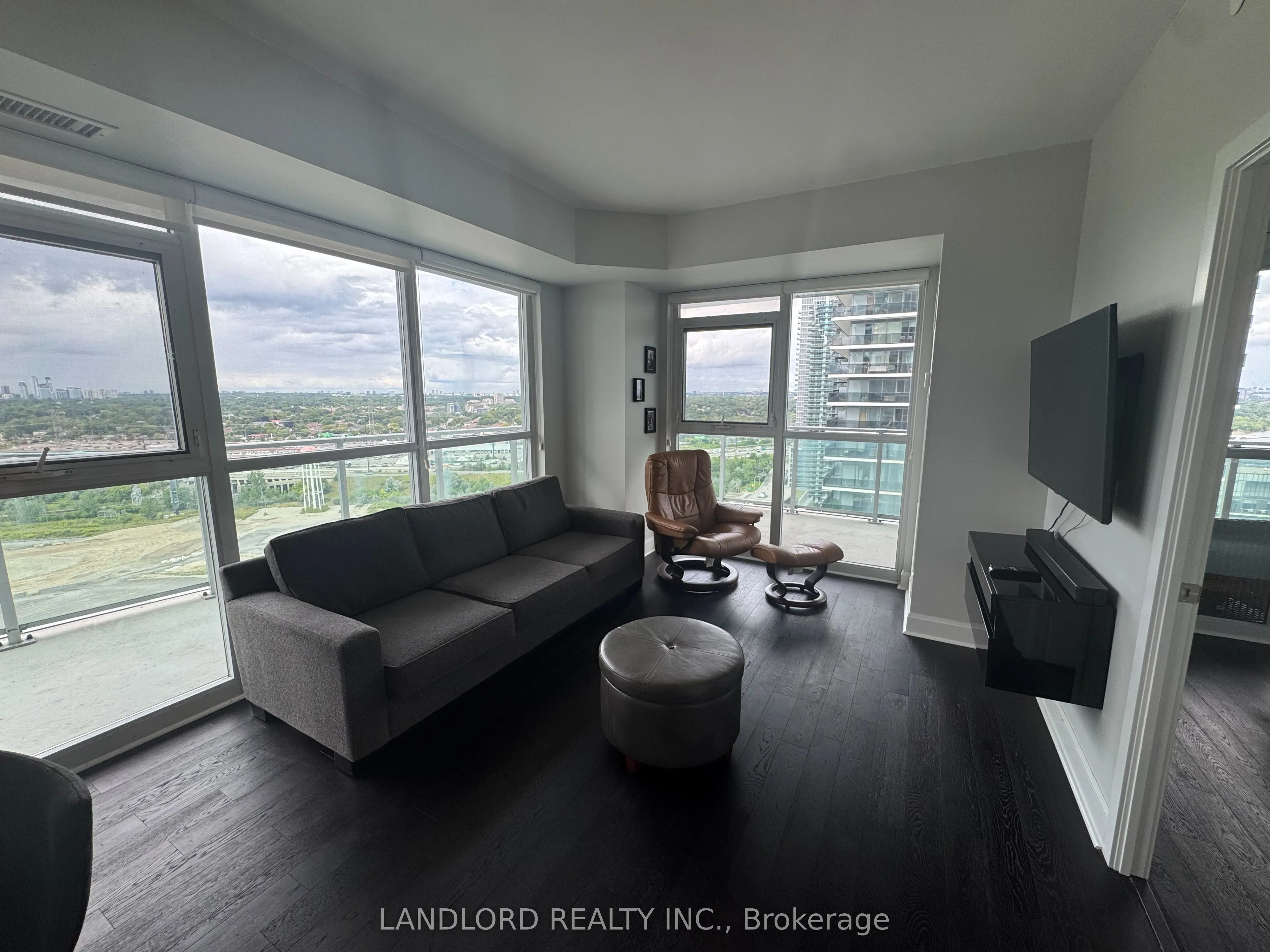 33 Shore Breeze Drive, #2304