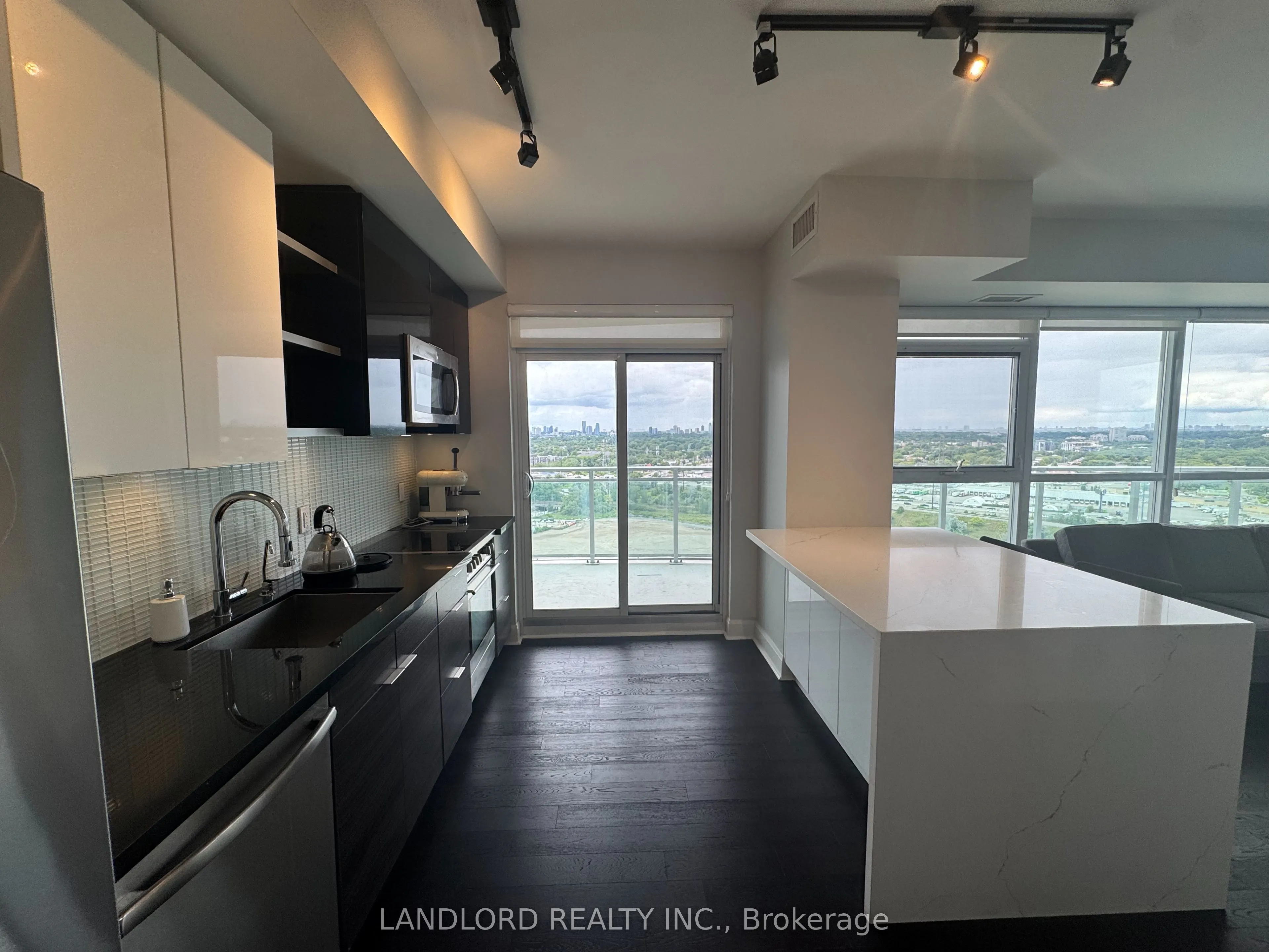 33 Shore Breeze Drive, #2304