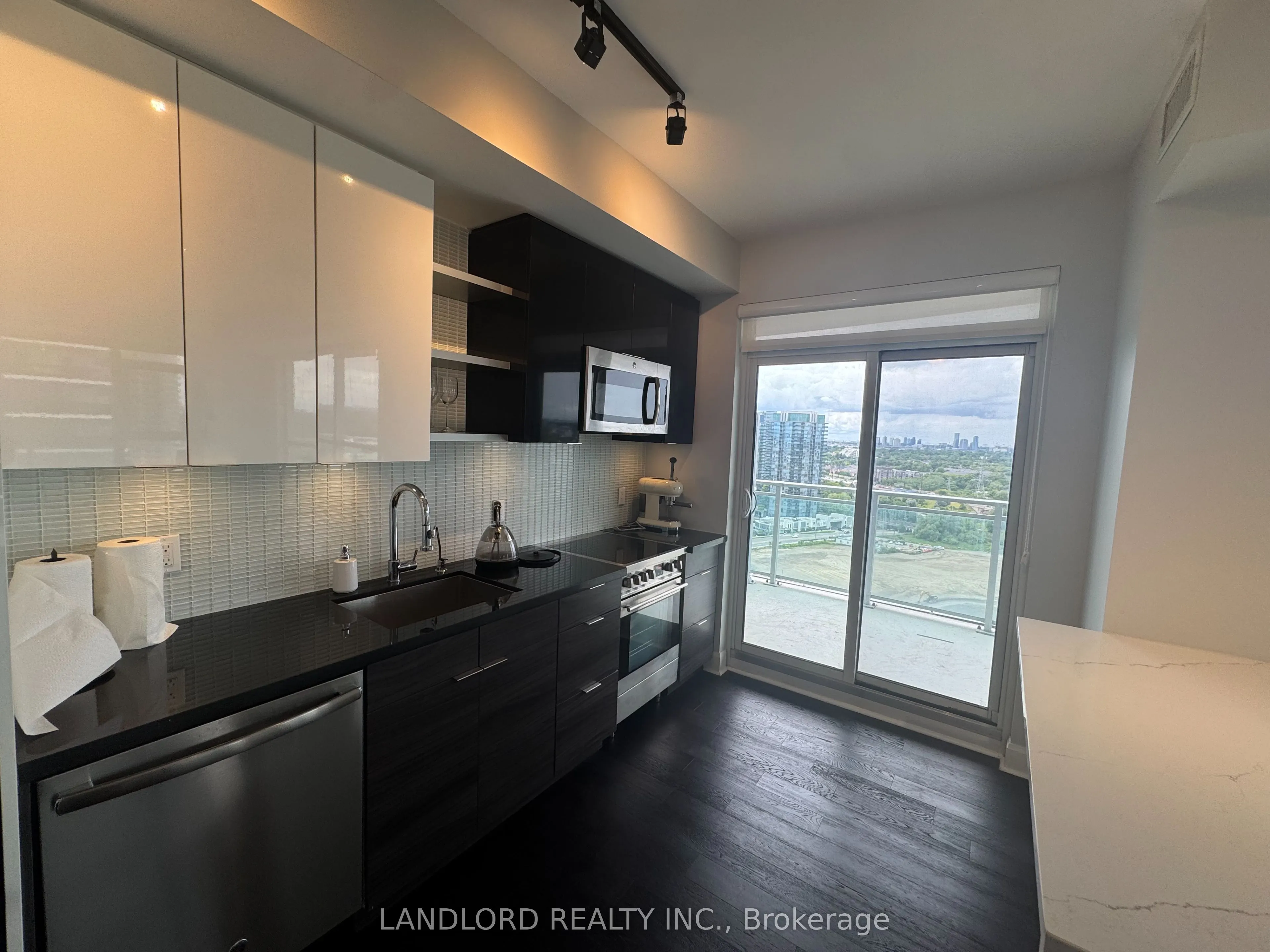 33 Shore Breeze Drive, #2304