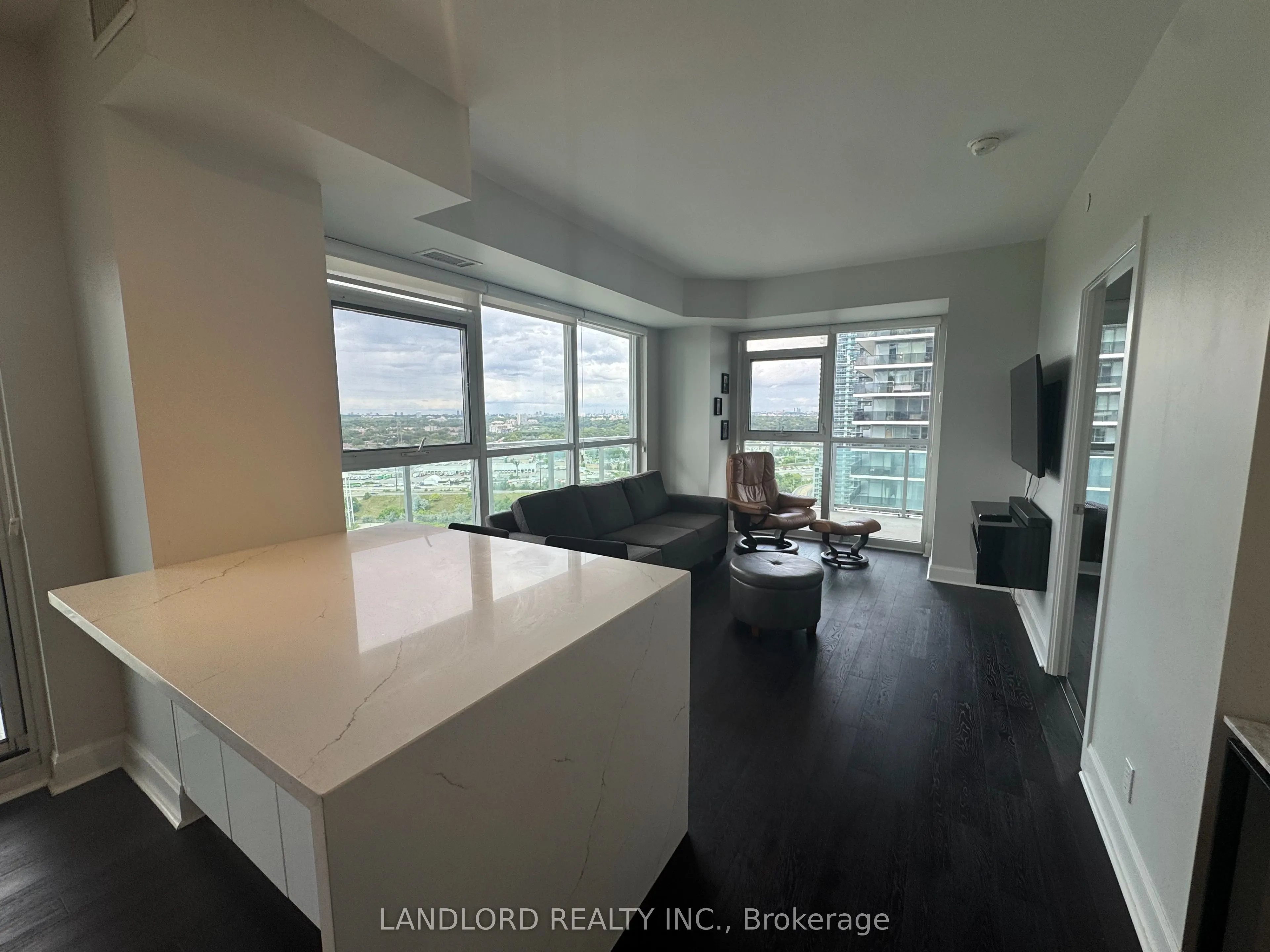 33 Shore Breeze Drive, #2304