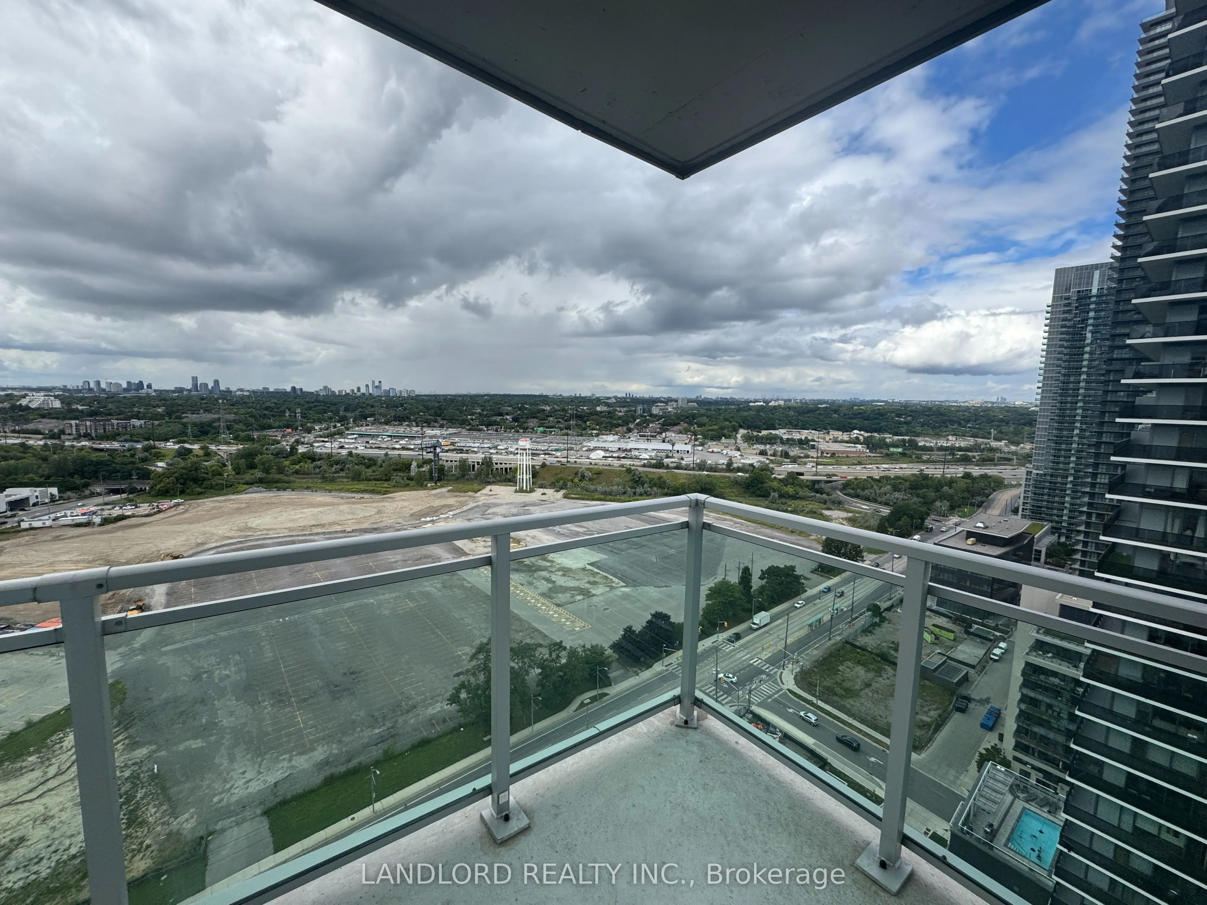 33 Shore Breeze Drive, #2304