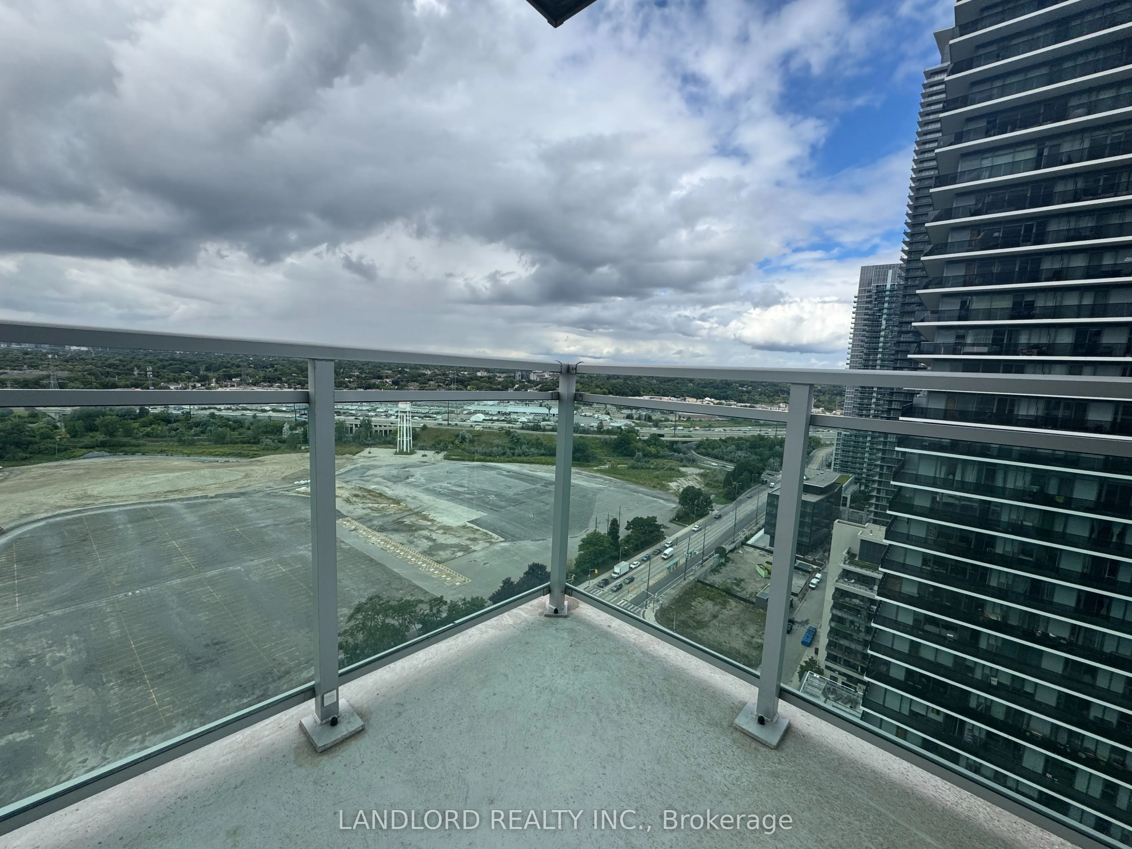 33 Shore Breeze Drive, #2304
