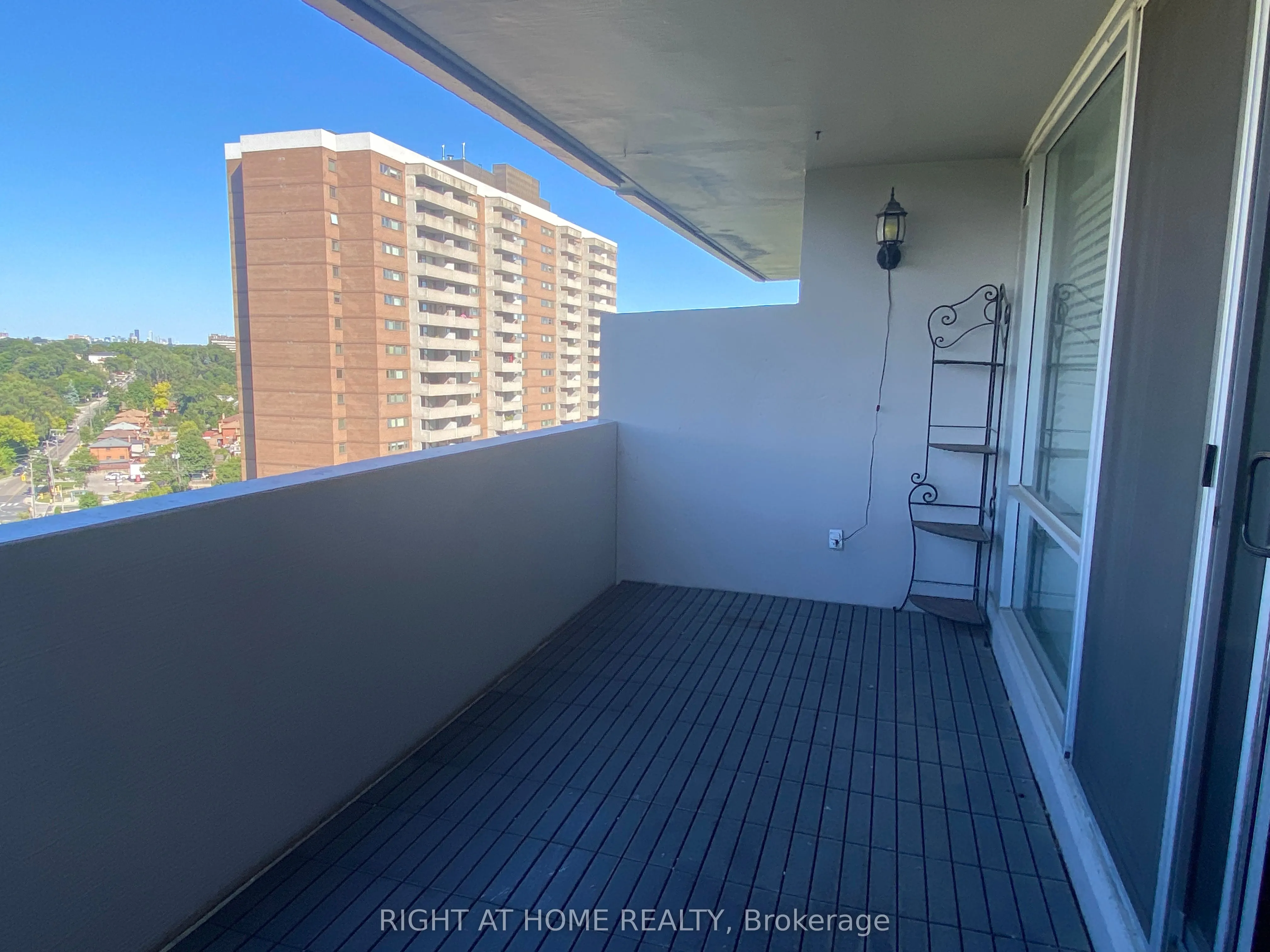 240 Scarlett Road, #1304