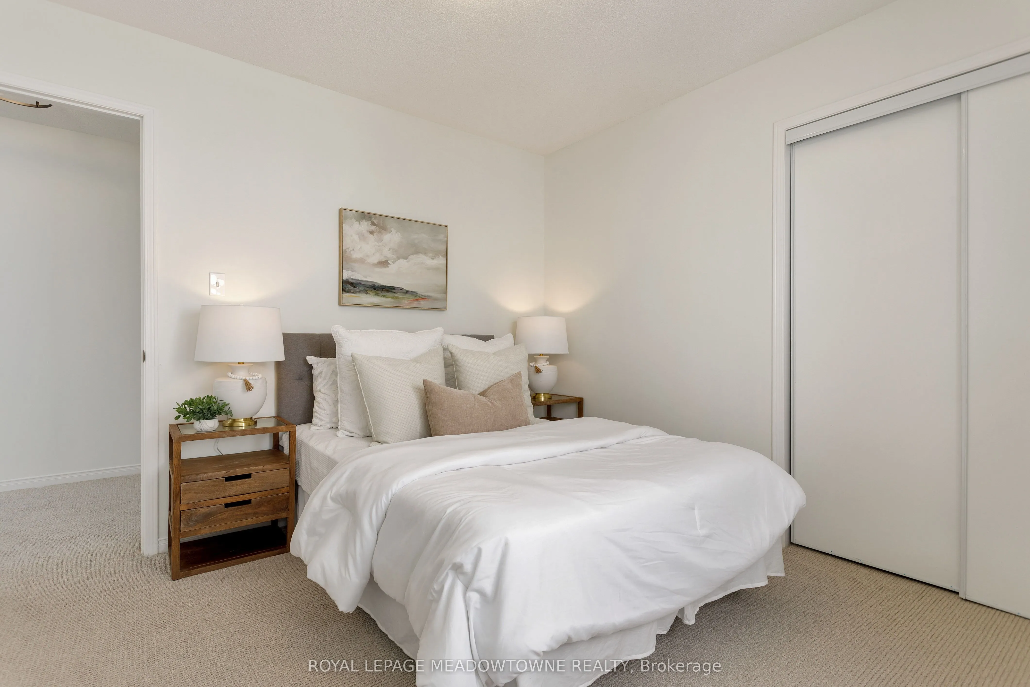 1083 Easterbrook Crescent