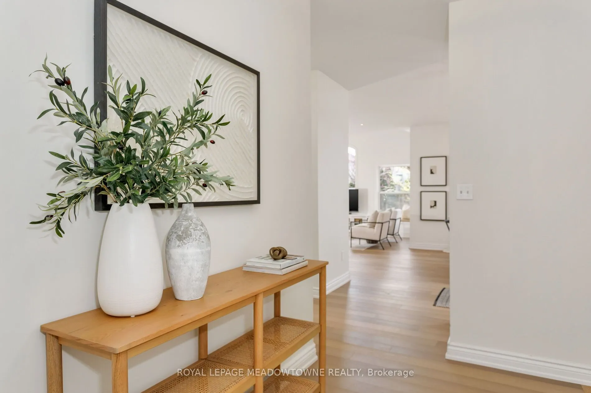 1083 Easterbrook Crescent