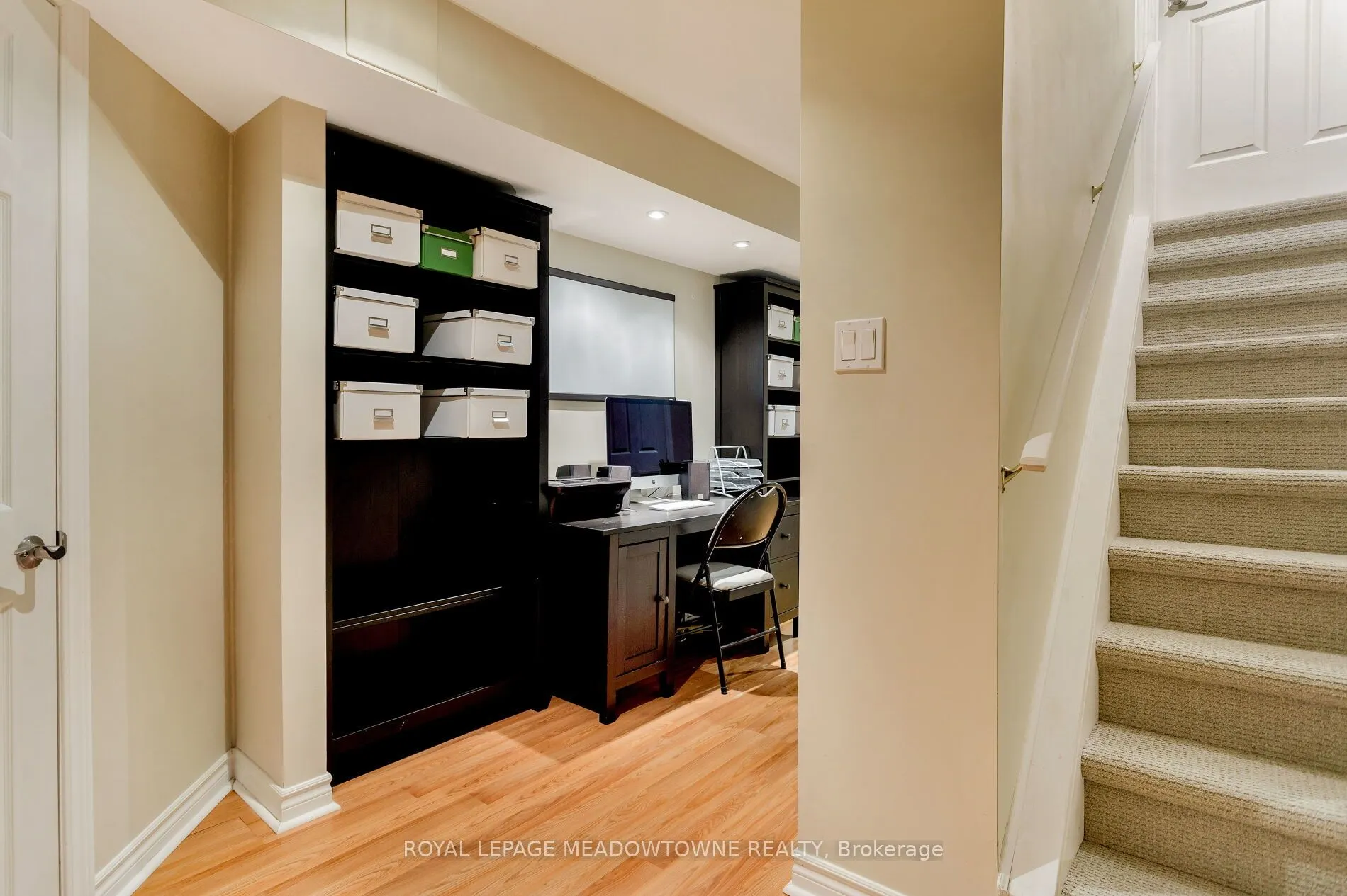 1083 Easterbrook Crescent