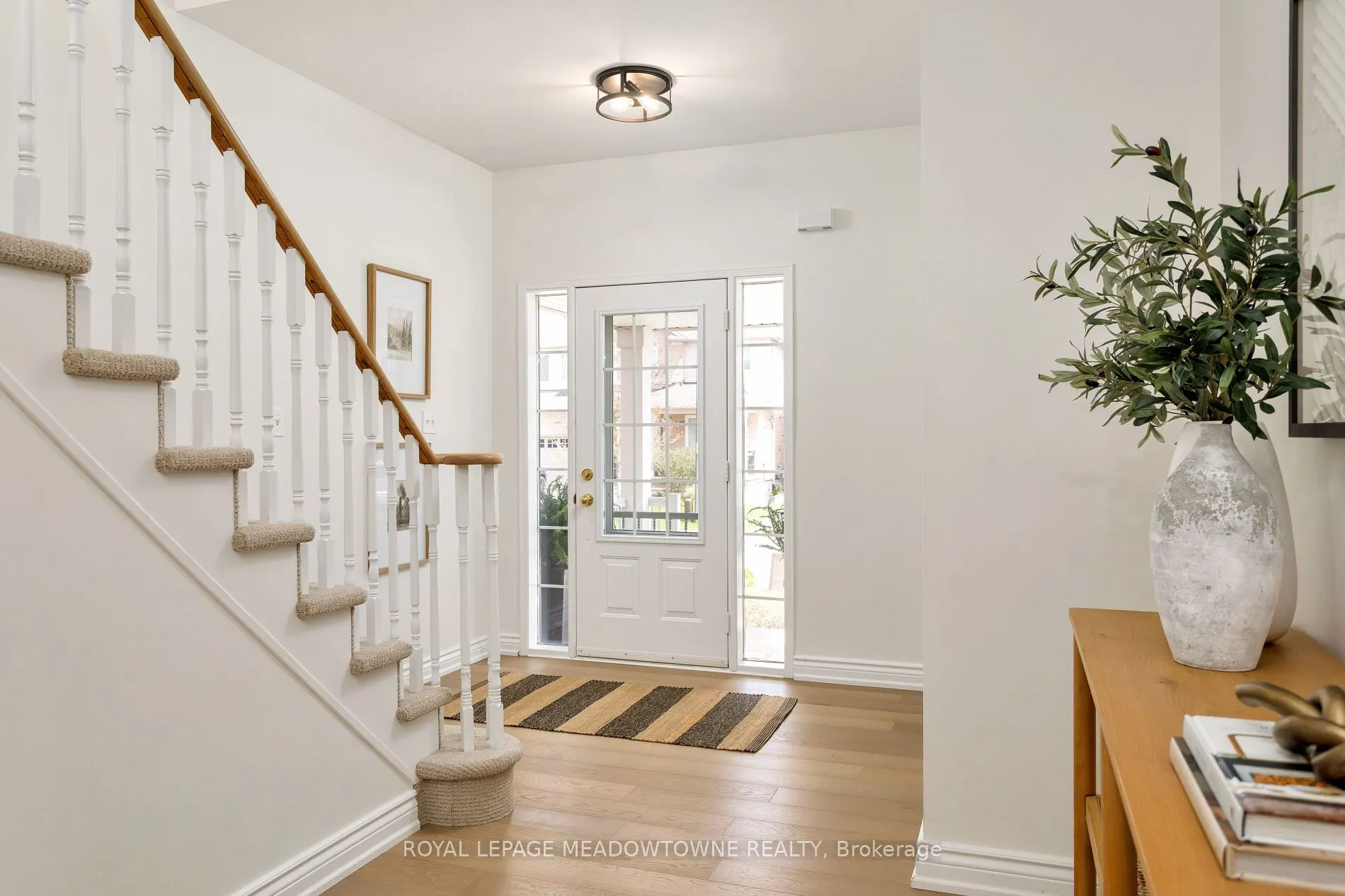 1083 Easterbrook Crescent
