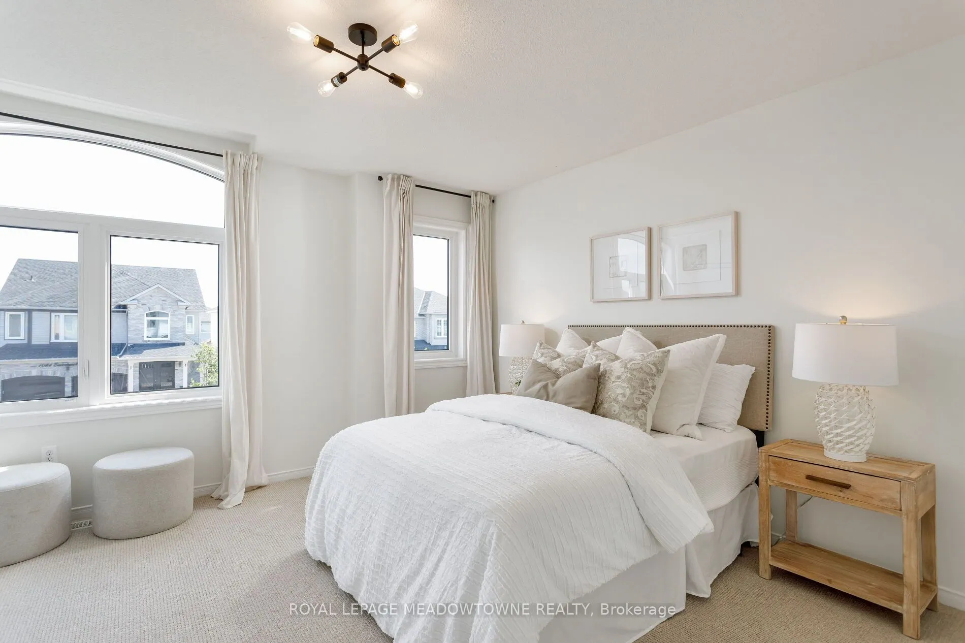 1083 Easterbrook Crescent