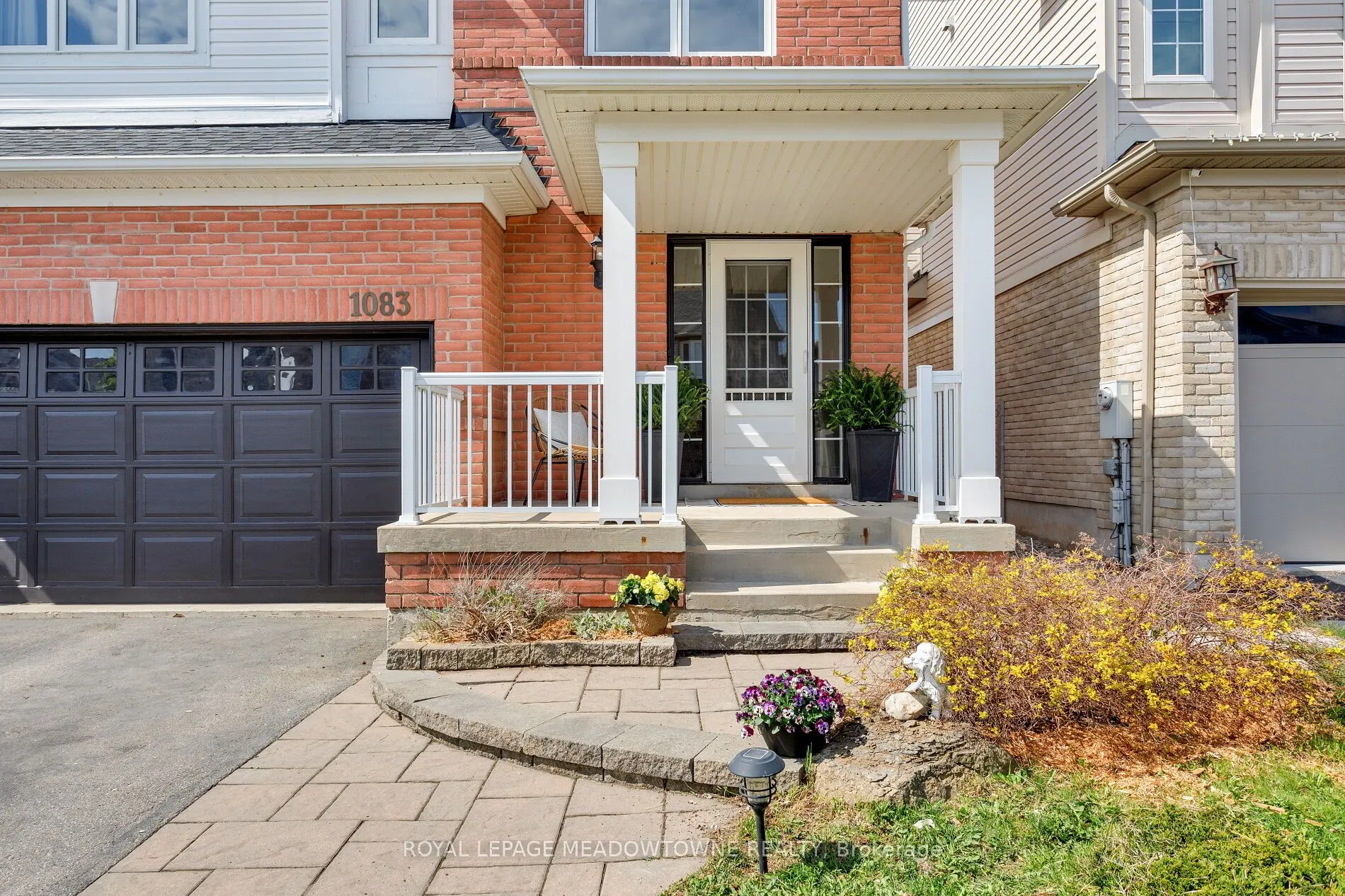 1083 Easterbrook Crescent
