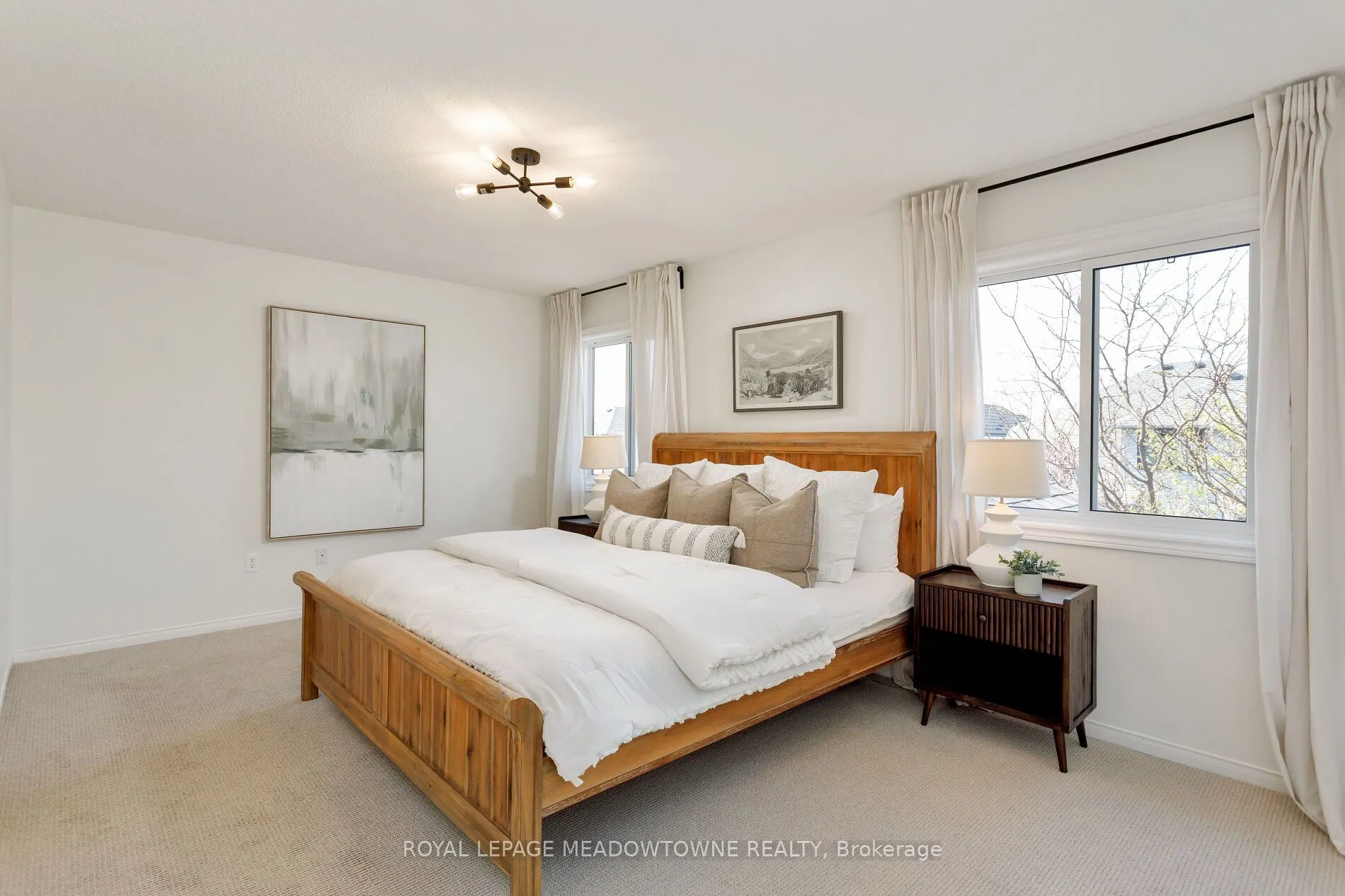 1083 Easterbrook Crescent