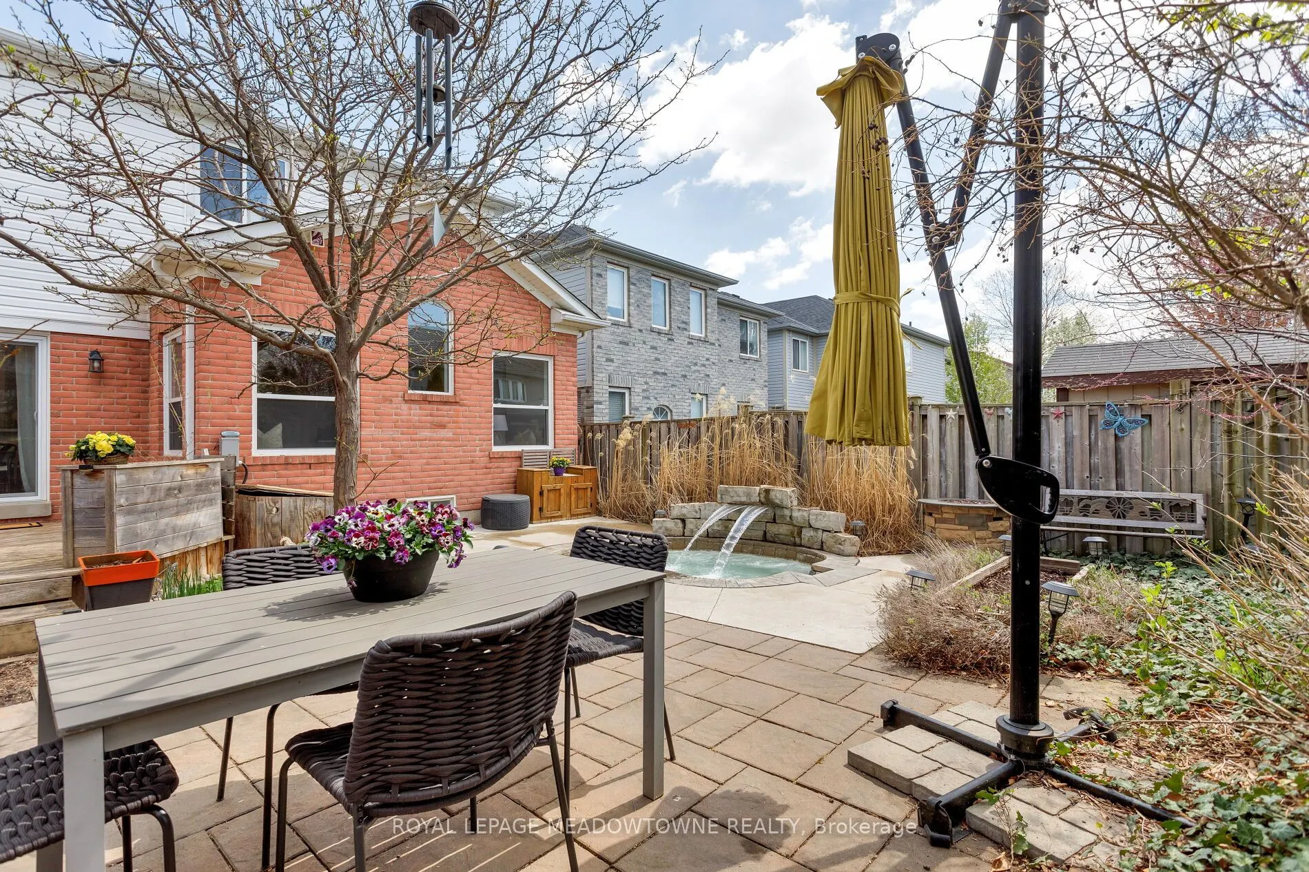 1083 Easterbrook Crescent