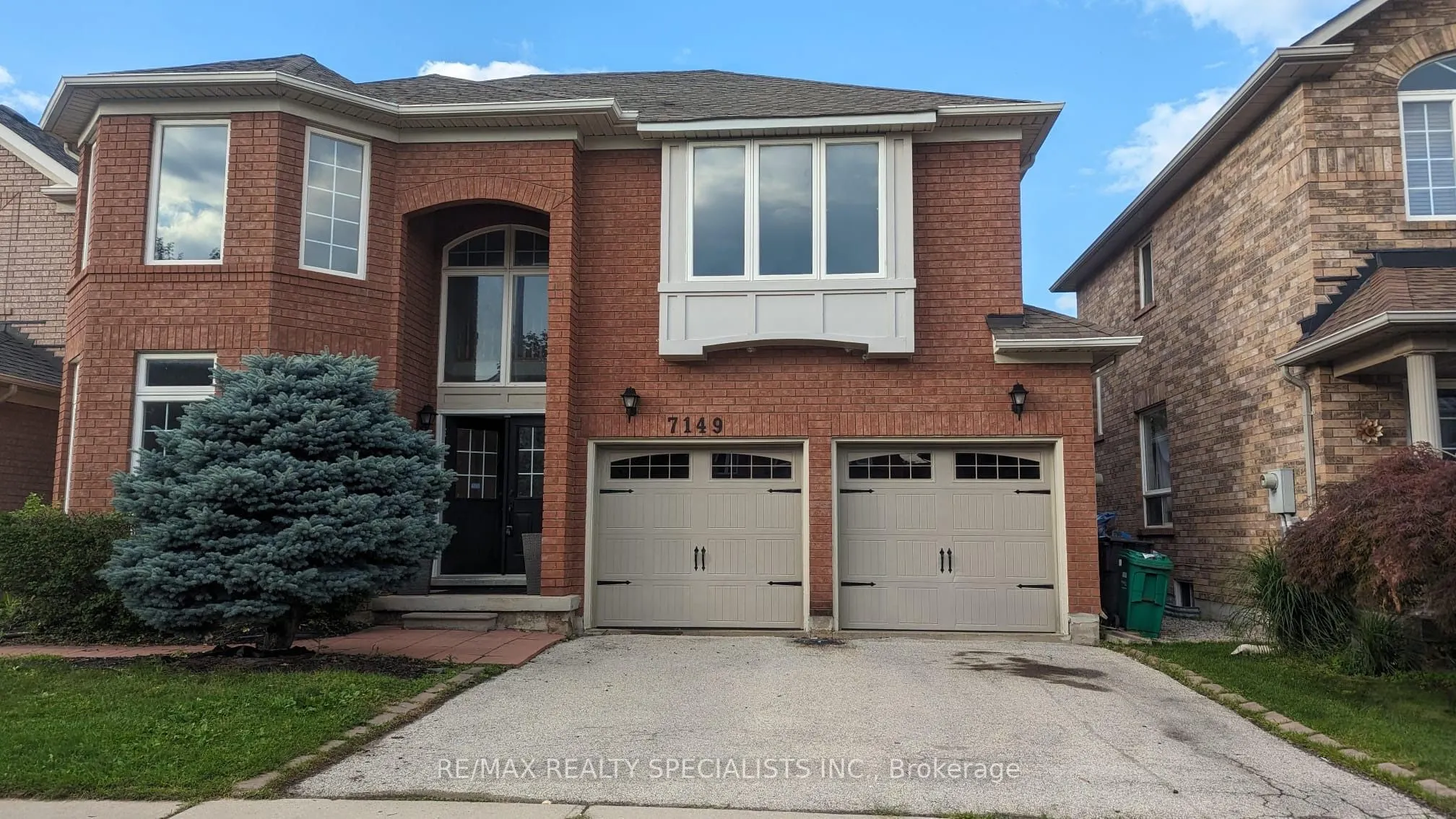 7149 Sunthorpe Lane, #(UPPER)