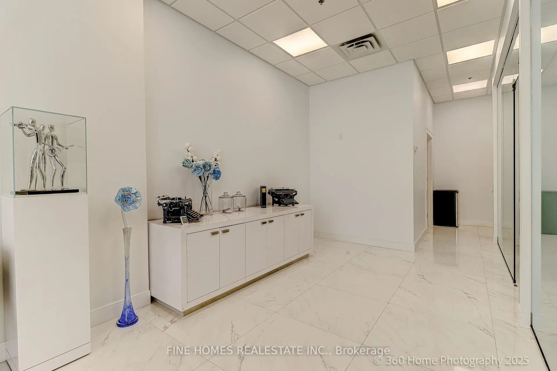 1 De Boers Drive