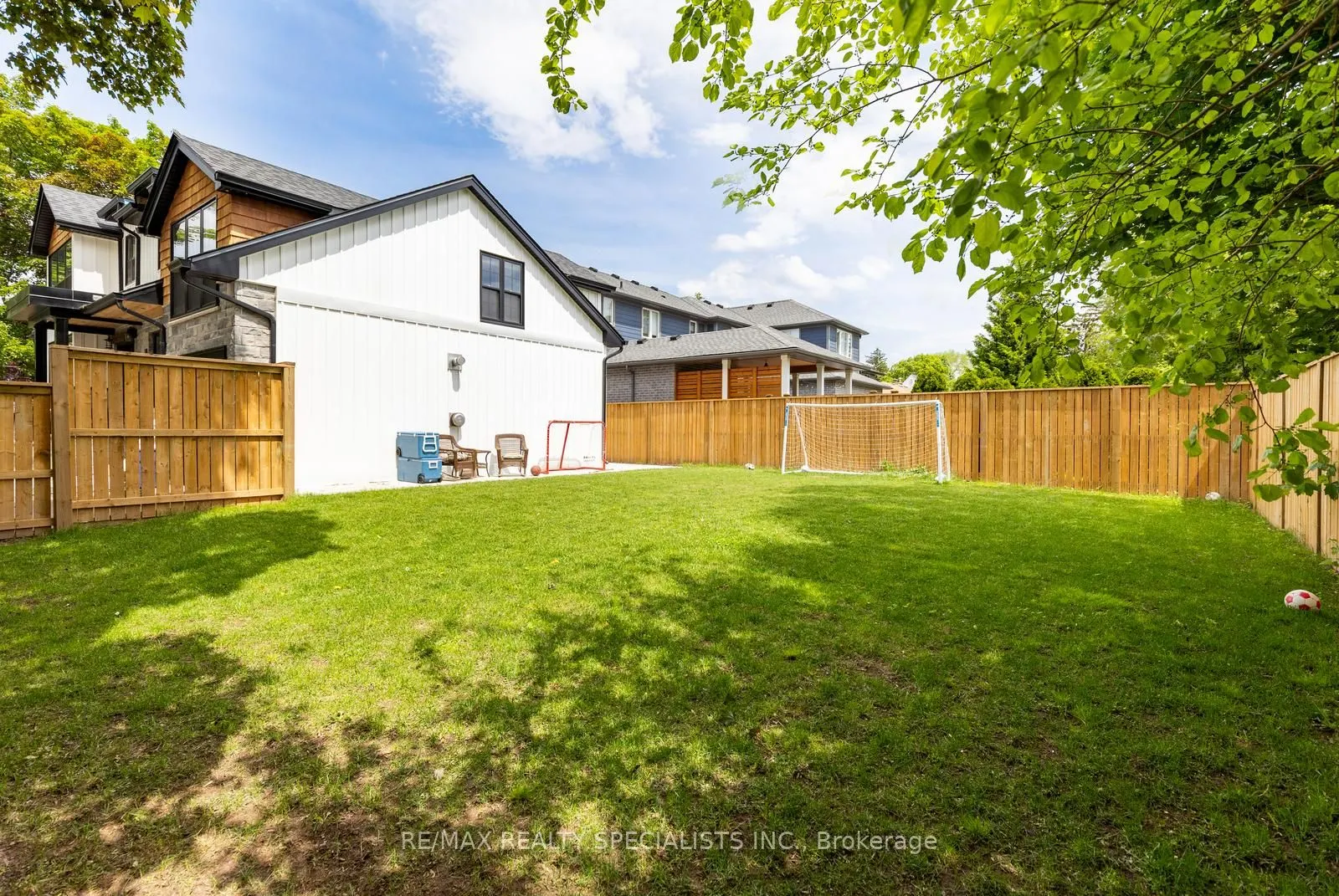 939 TEAL Drive