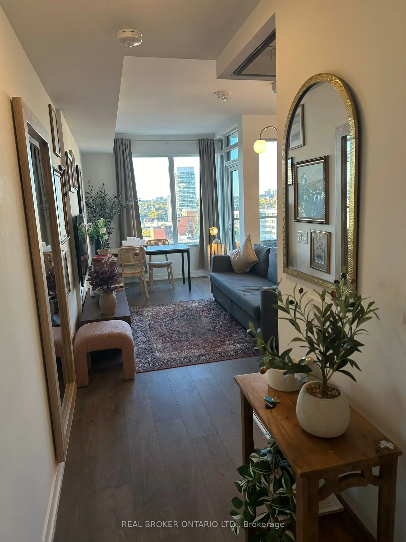 270 Dufferin Street, #820