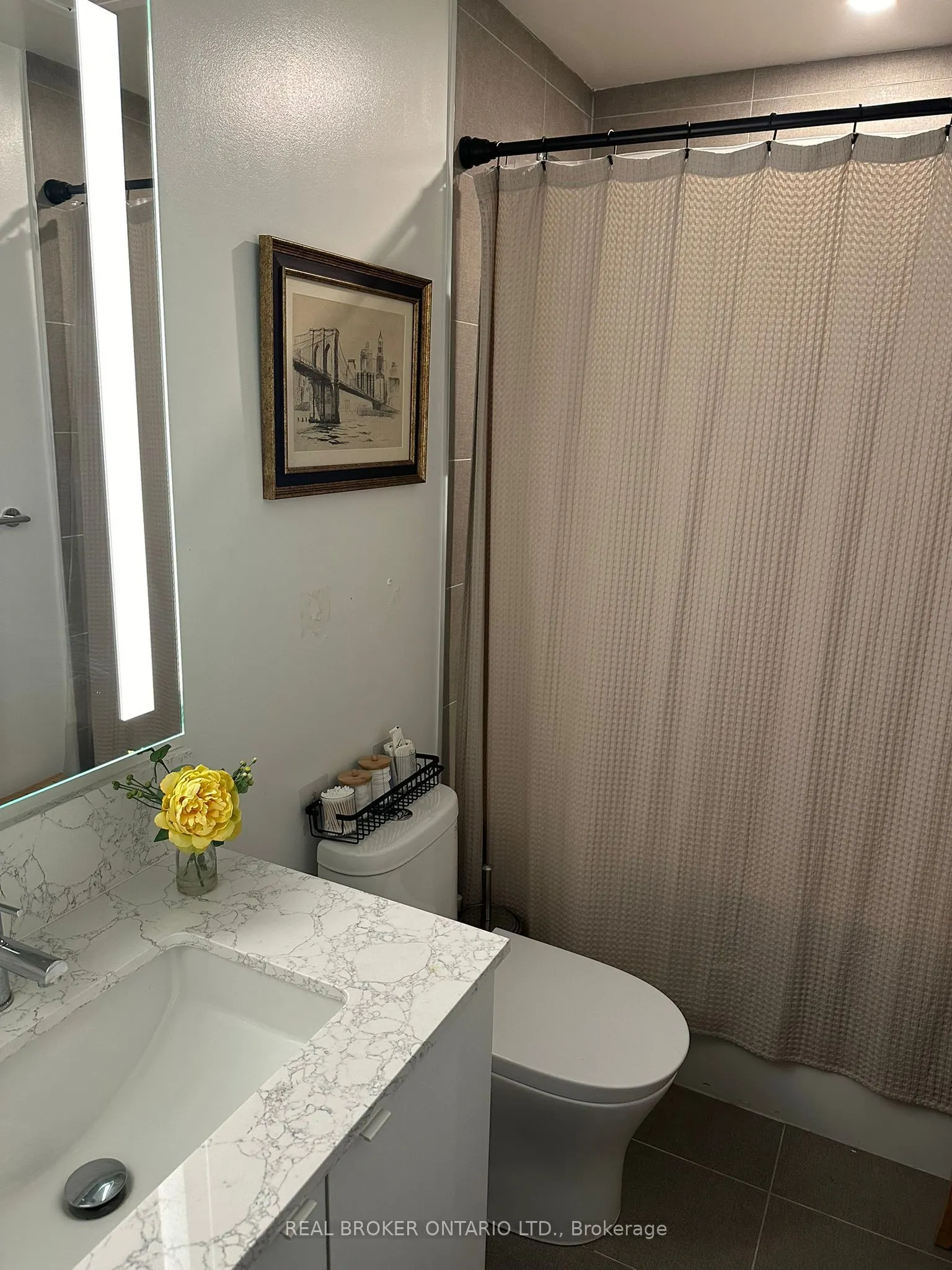 270 Dufferin Street, #820