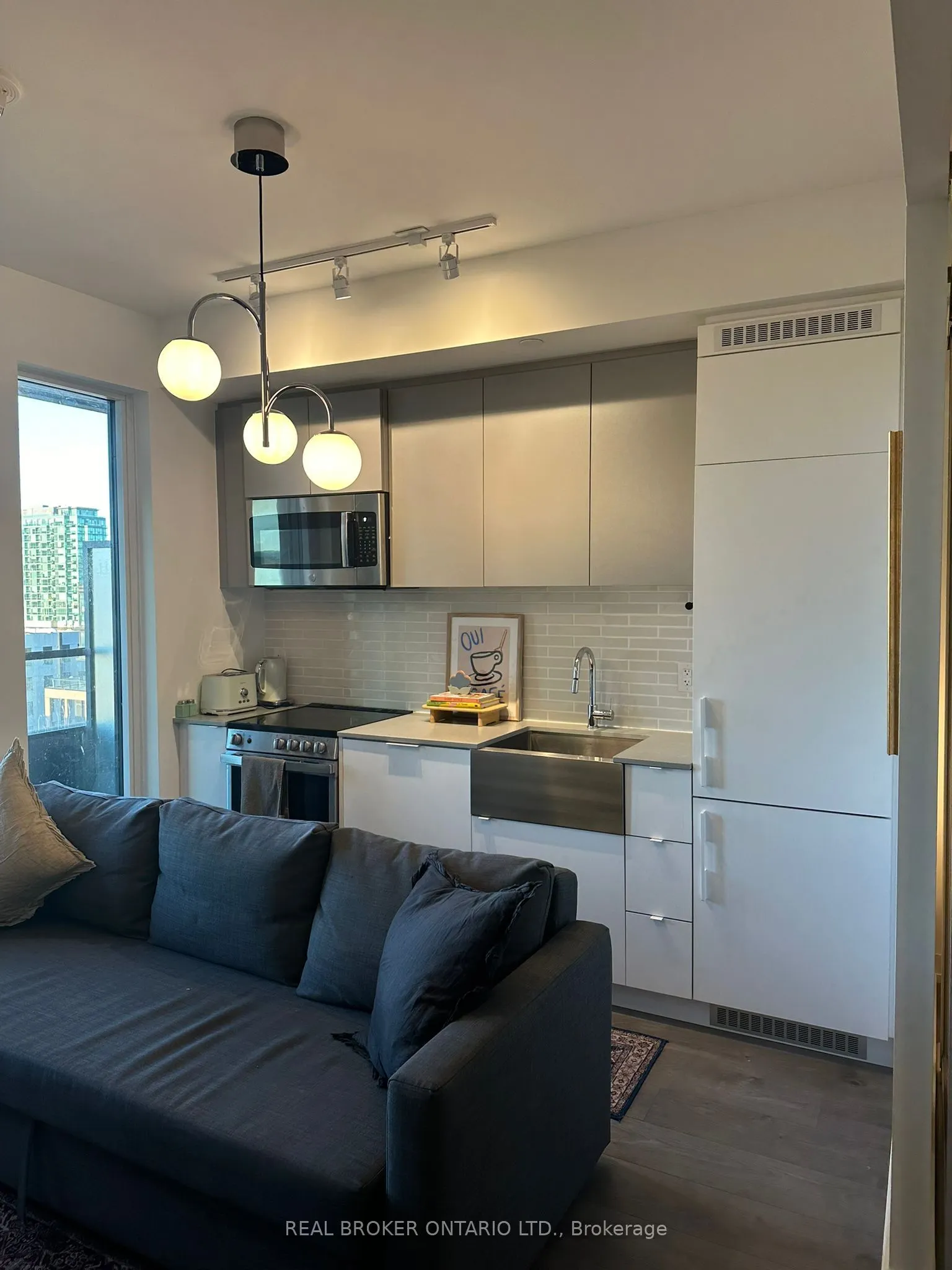 270 Dufferin Street, #820
