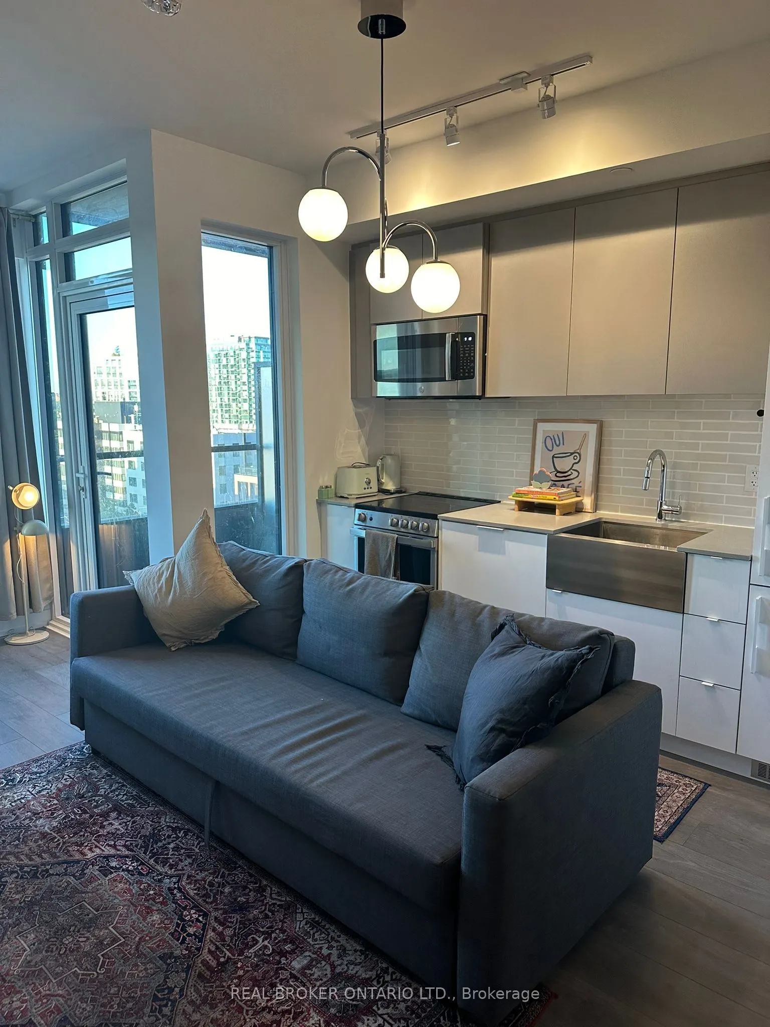 270 Dufferin Street, #820