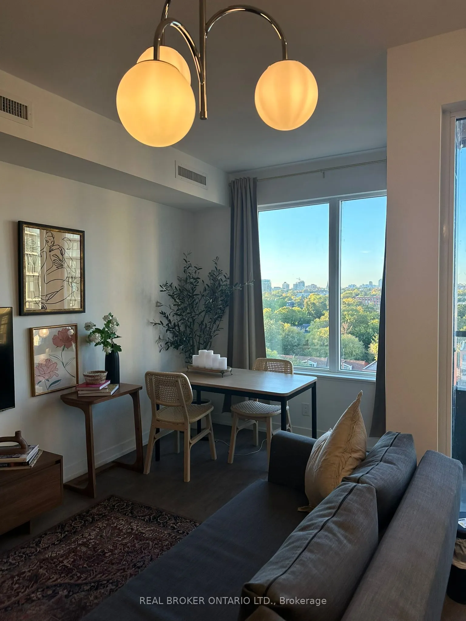 270 Dufferin Street, #820