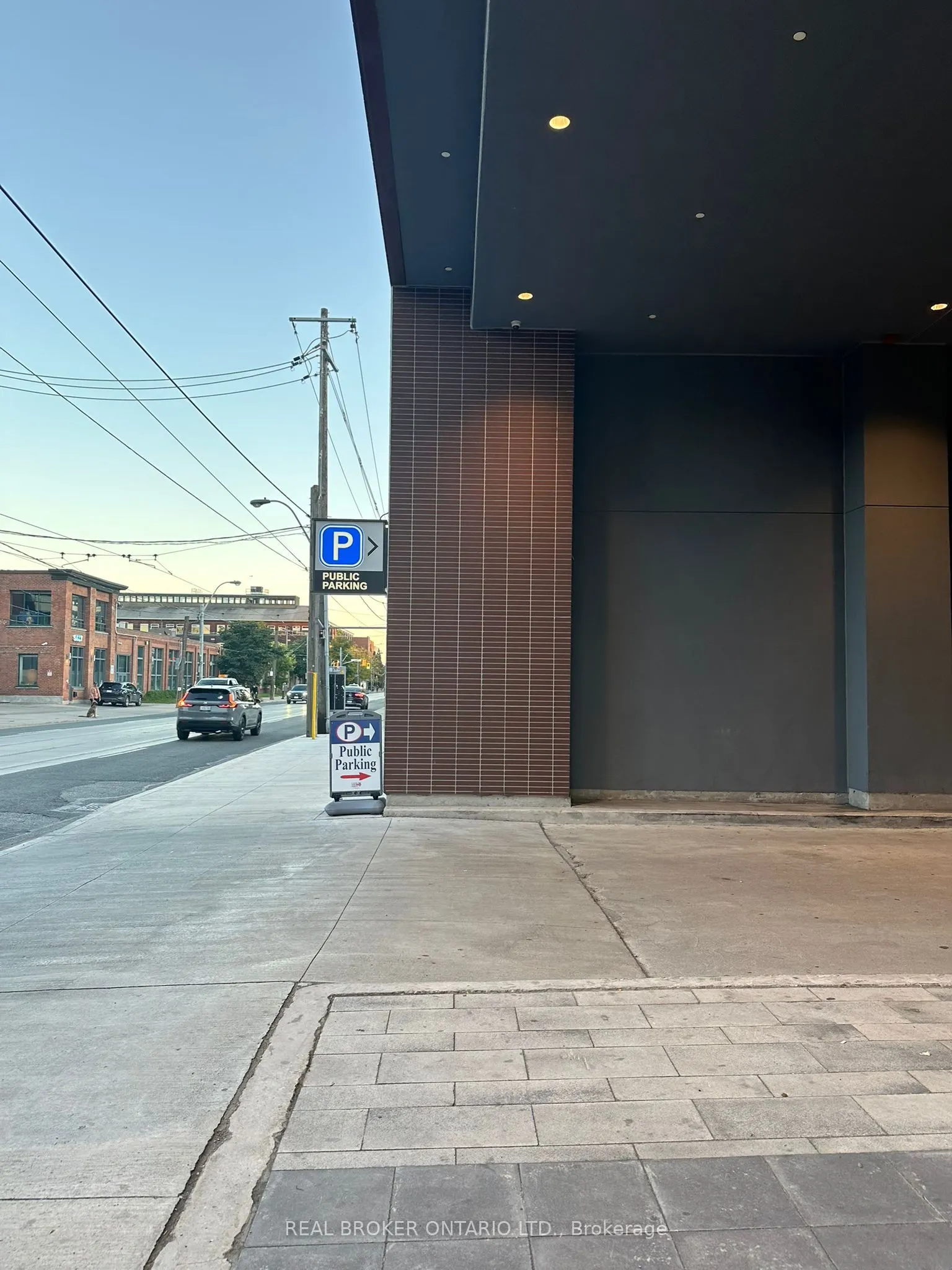 270 Dufferin Street, #820