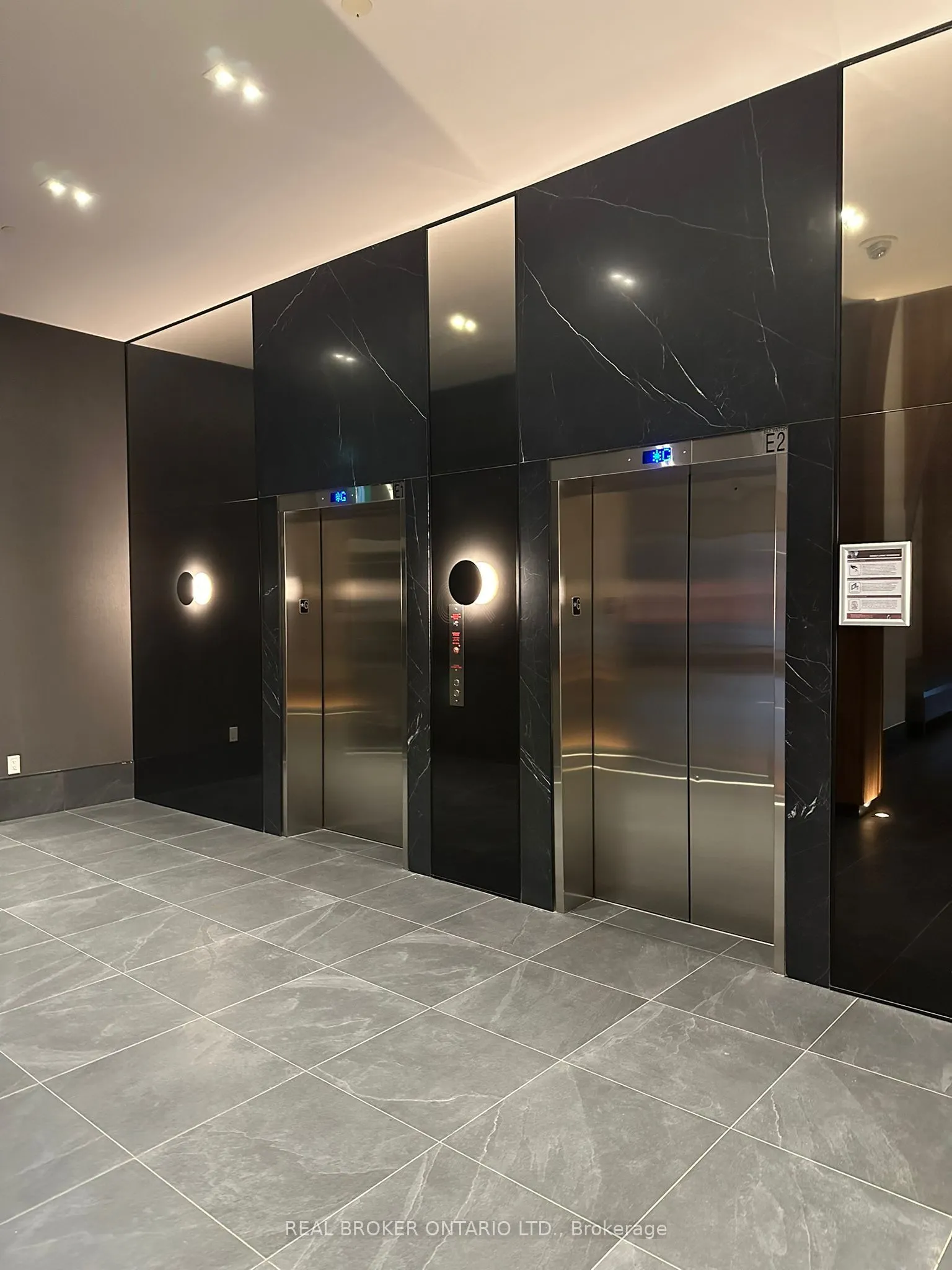 270 Dufferin Street, #820