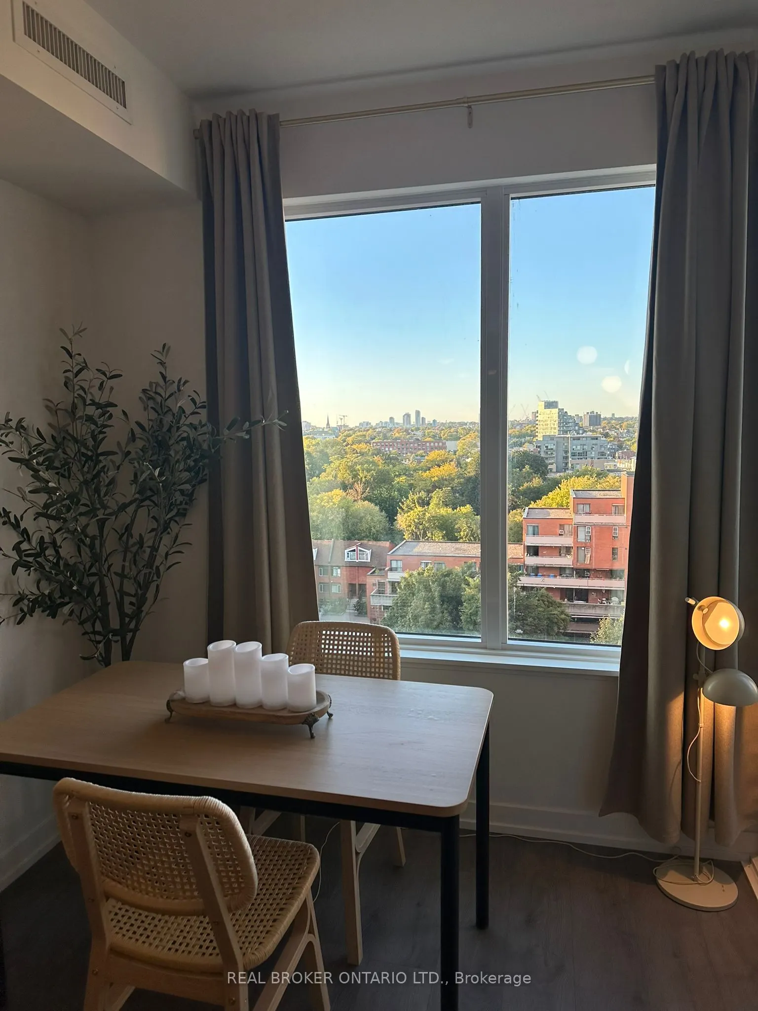 270 Dufferin Street, #820