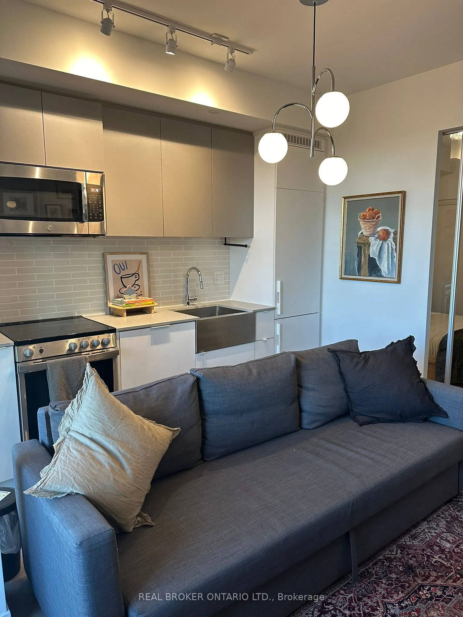 270 Dufferin Street, #820
