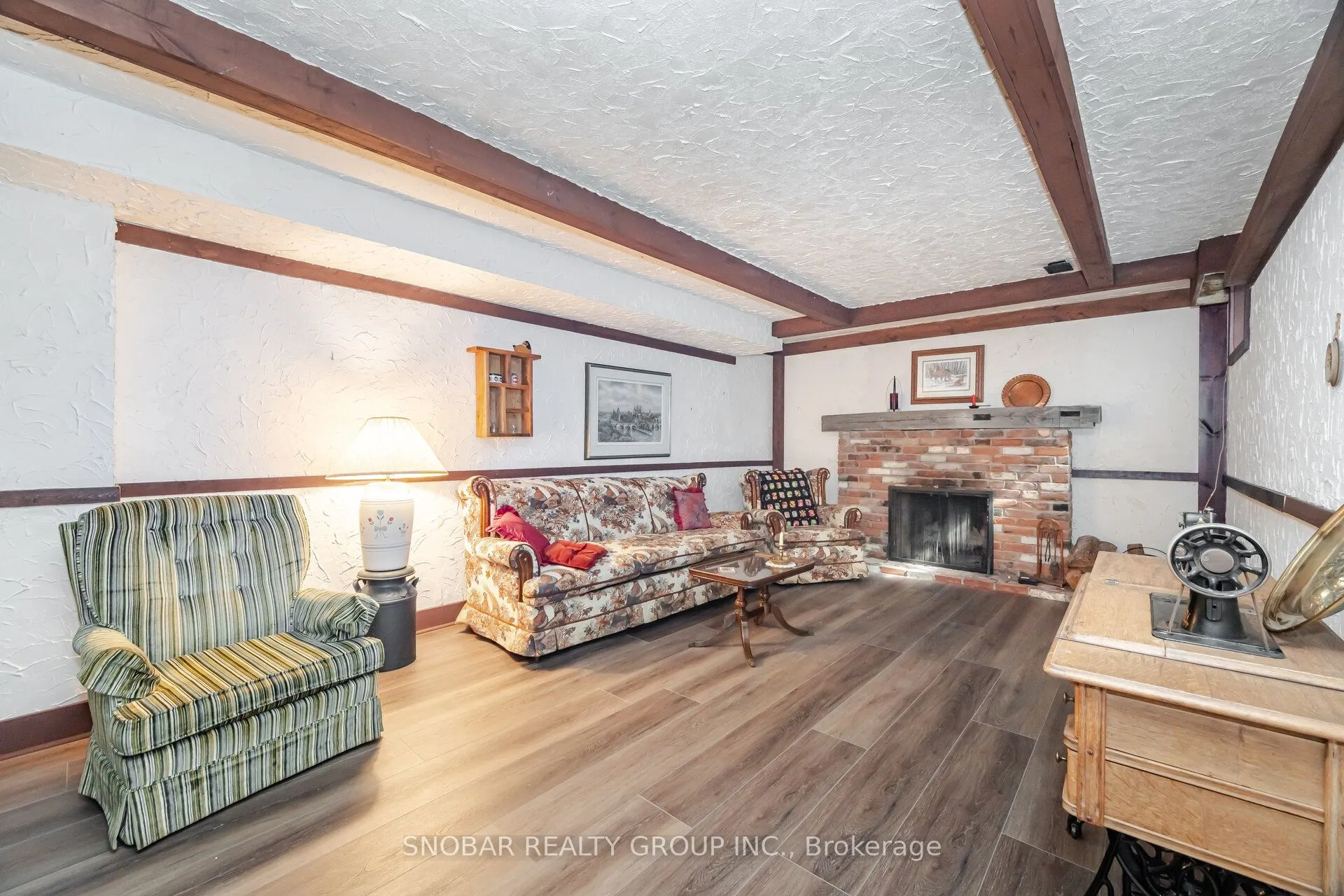 1511 Ballyclare Drive