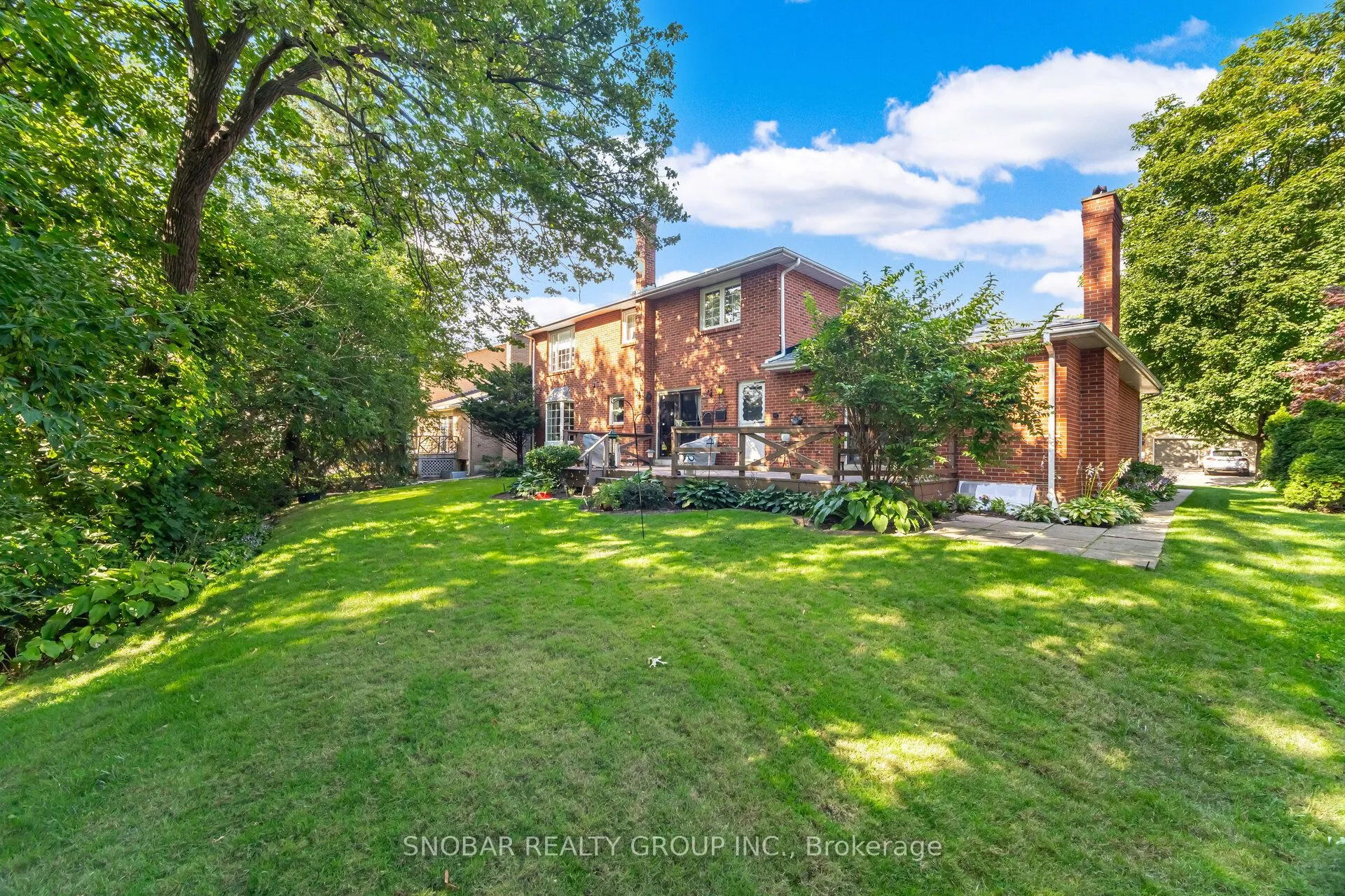 1511 Ballyclare Drive