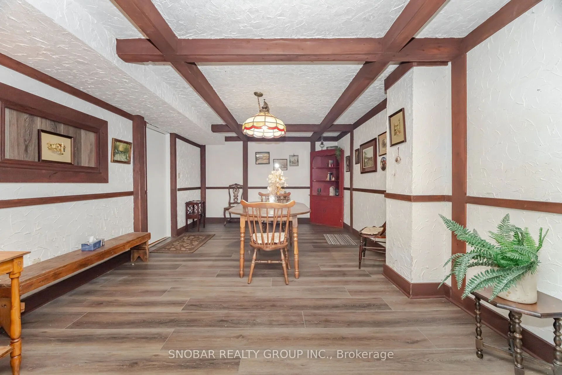 1511 Ballyclare Drive