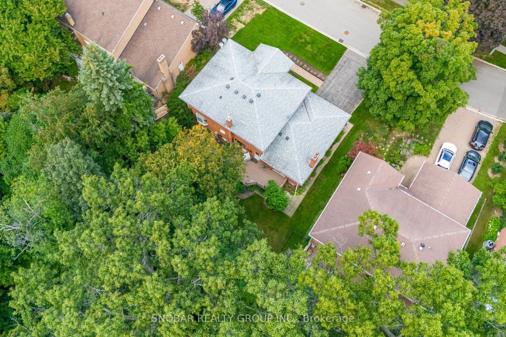 1511 Ballyclare Drive
