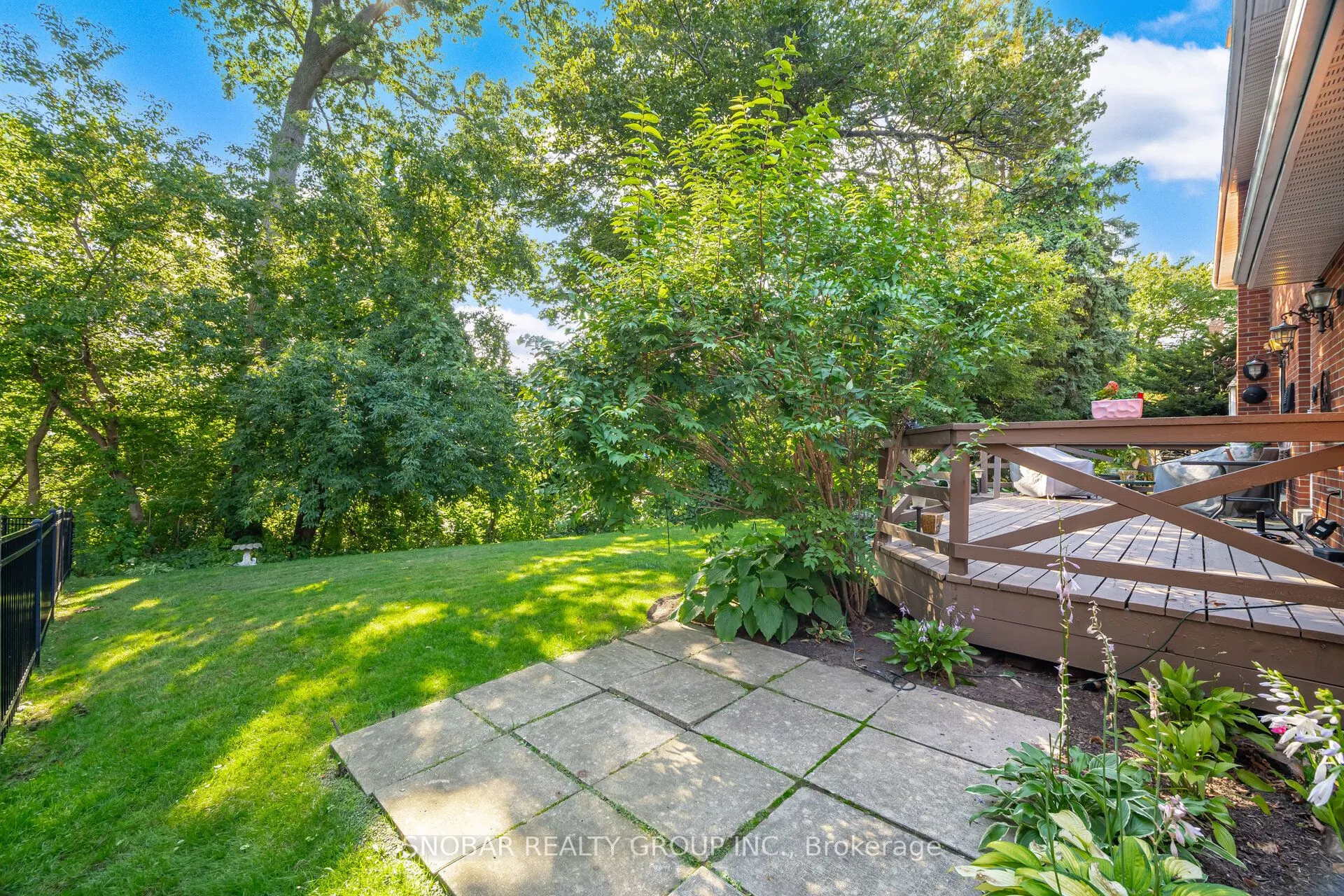 1511 Ballyclare Drive