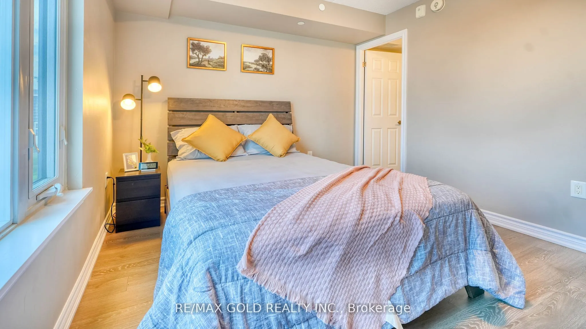 716 Main Street E, #807