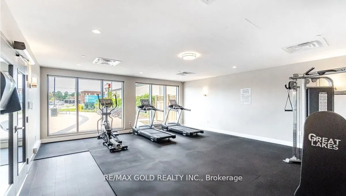 716 Main Street E, #807