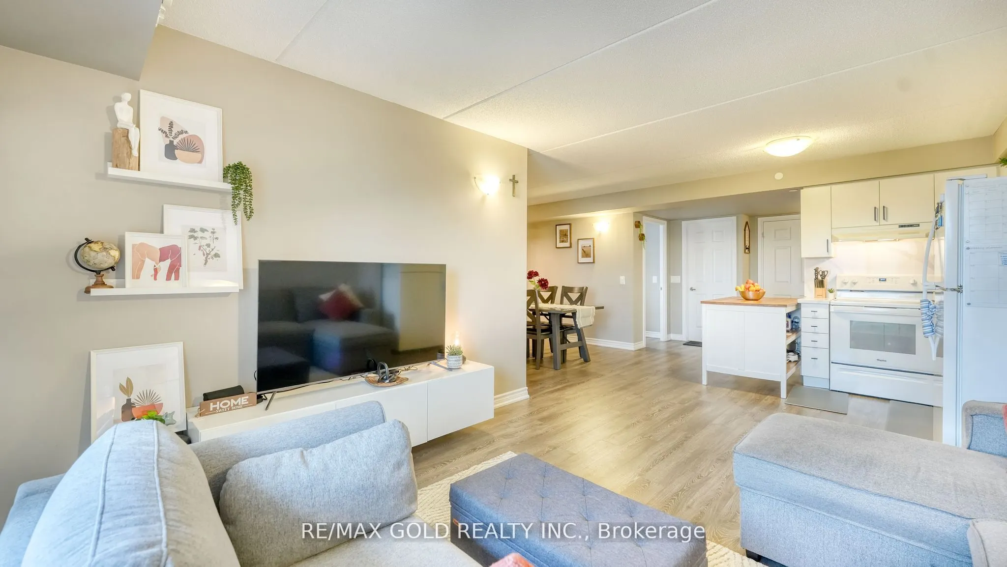 716 Main Street E, #807