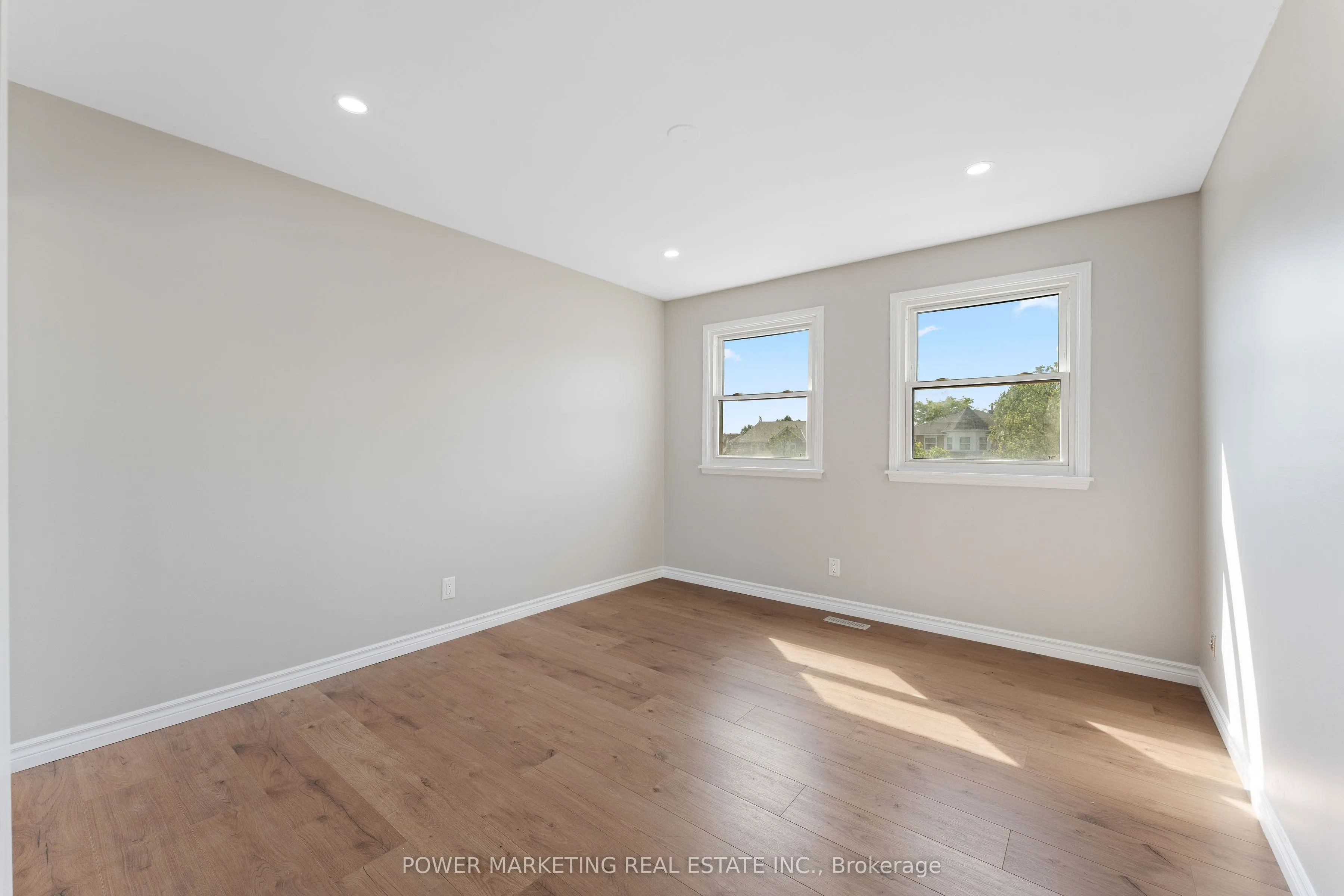 3 Newbury Crescent