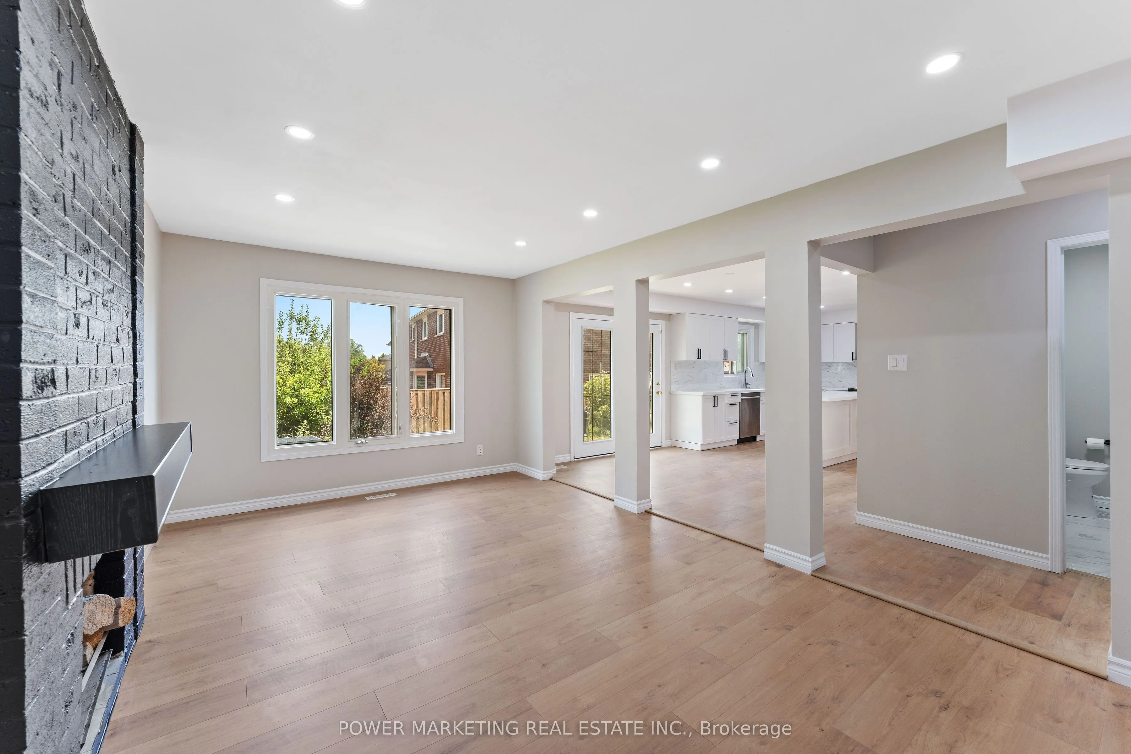3 Newbury Crescent