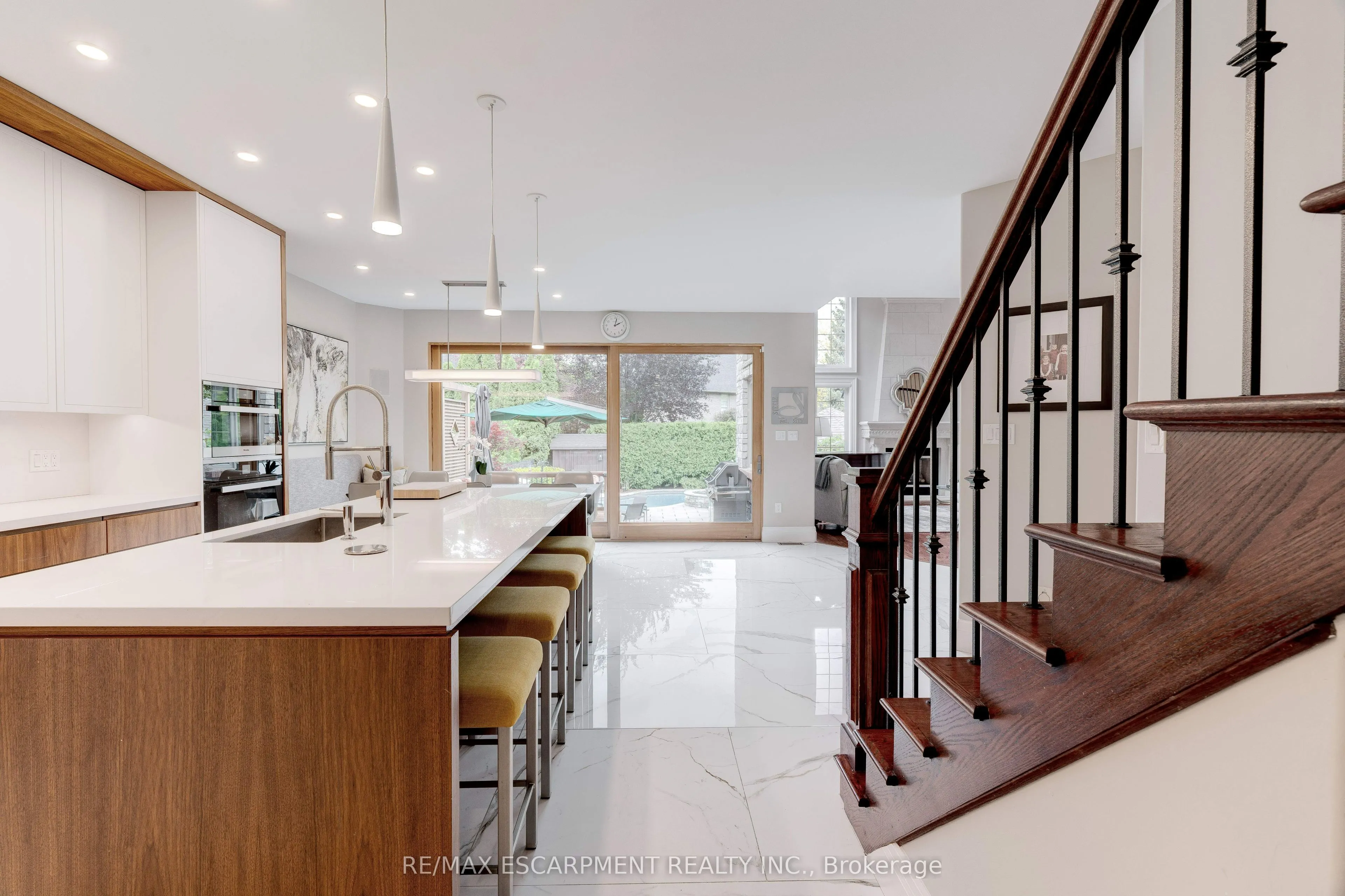 290 Shoreacres Road