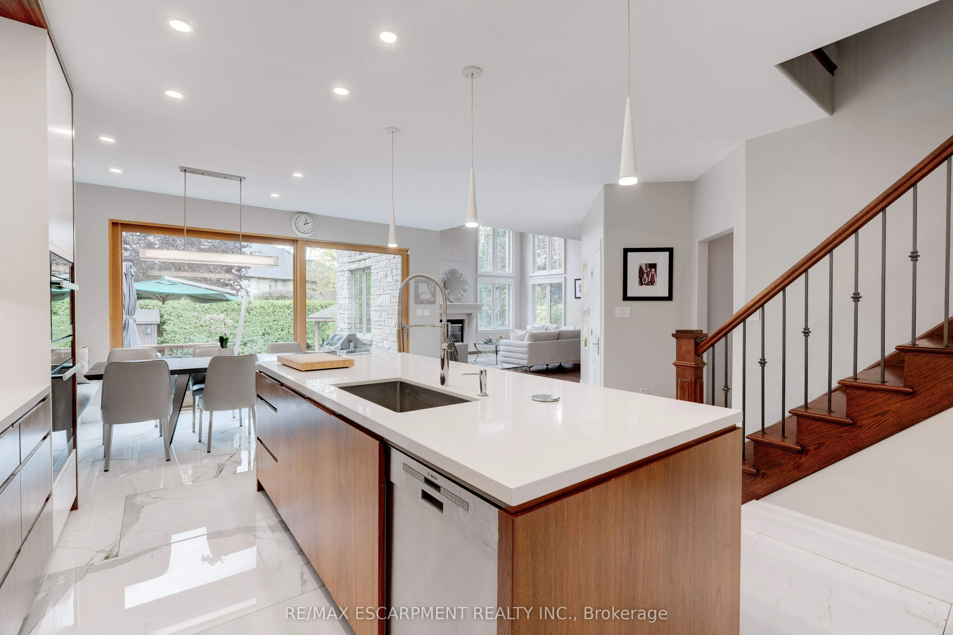 290 Shoreacres Road