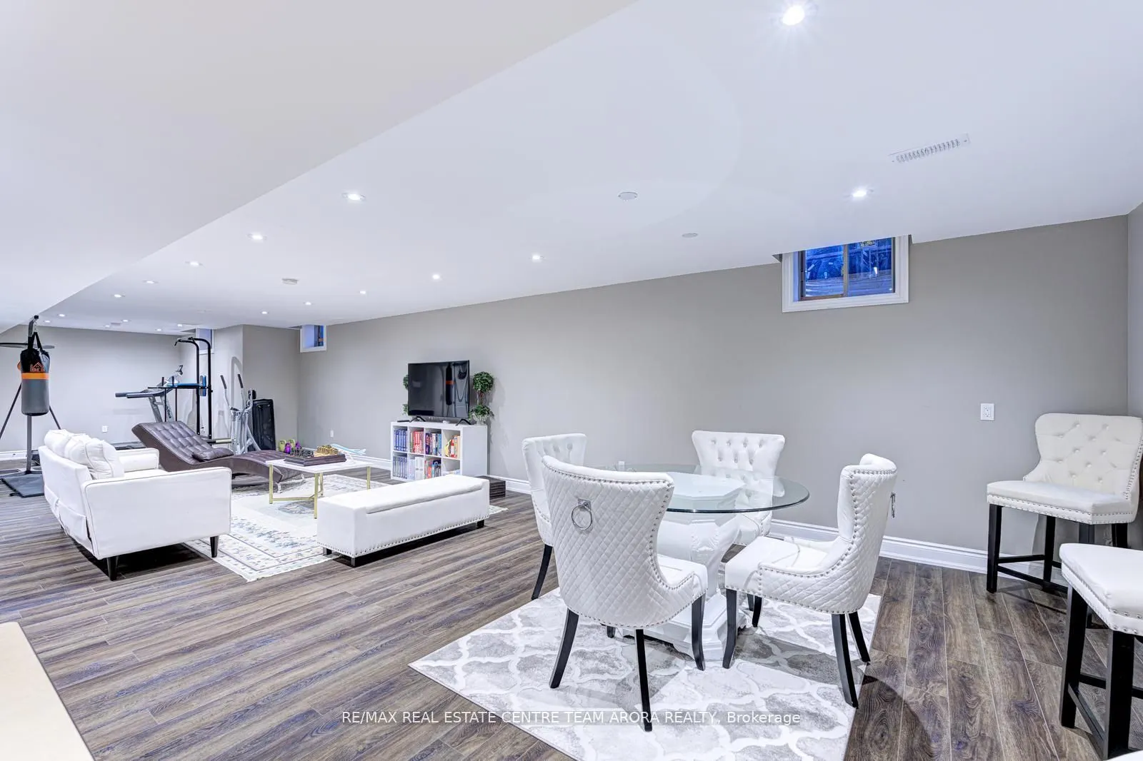 7 Oceans Pond Court