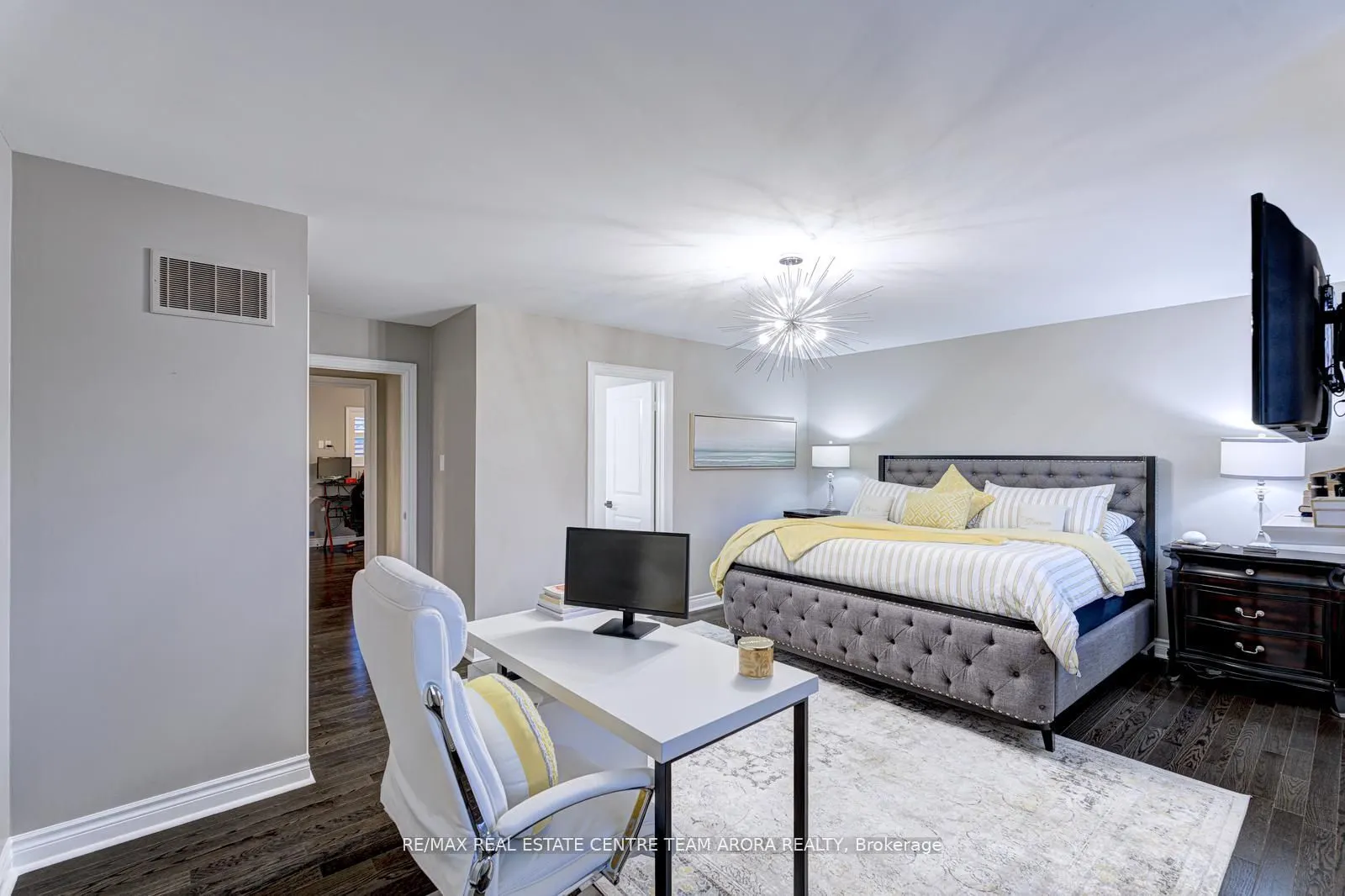 7 Oceans Pond Court