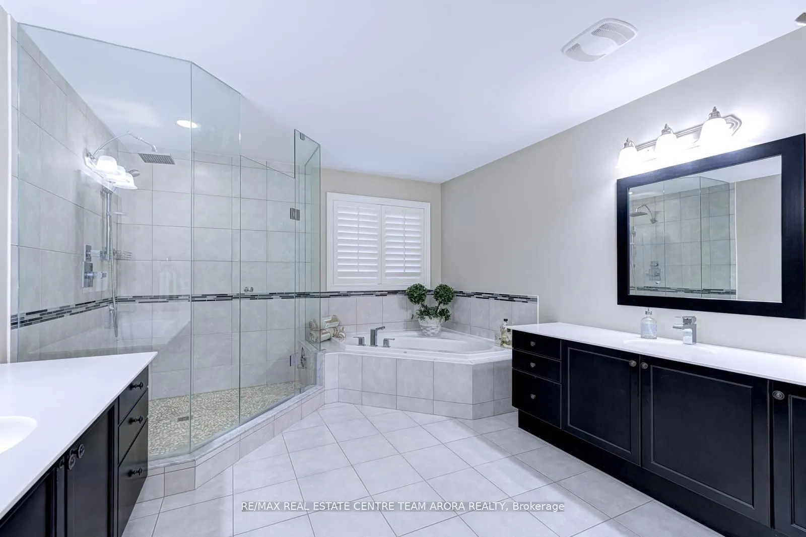 7 Oceans Pond Court