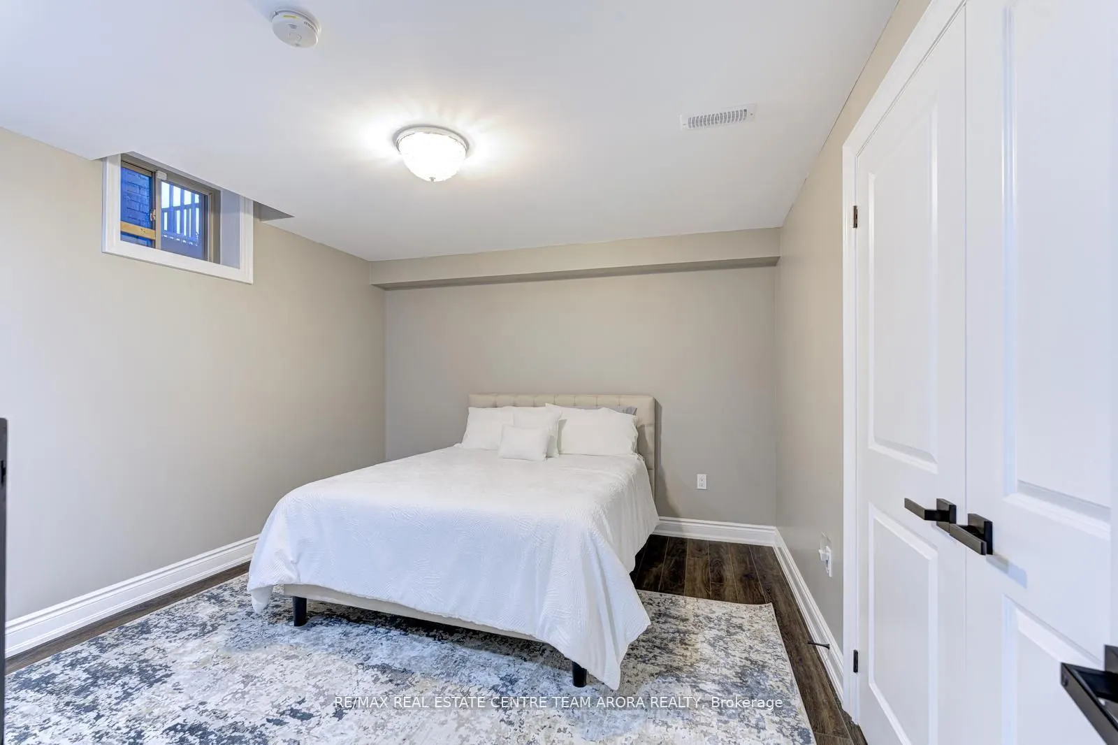 7 Oceans Pond Court