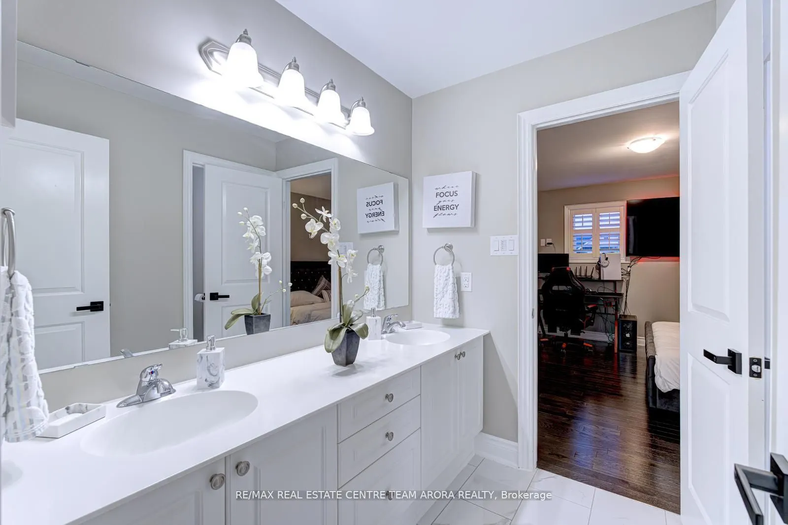 7 Oceans Pond Court