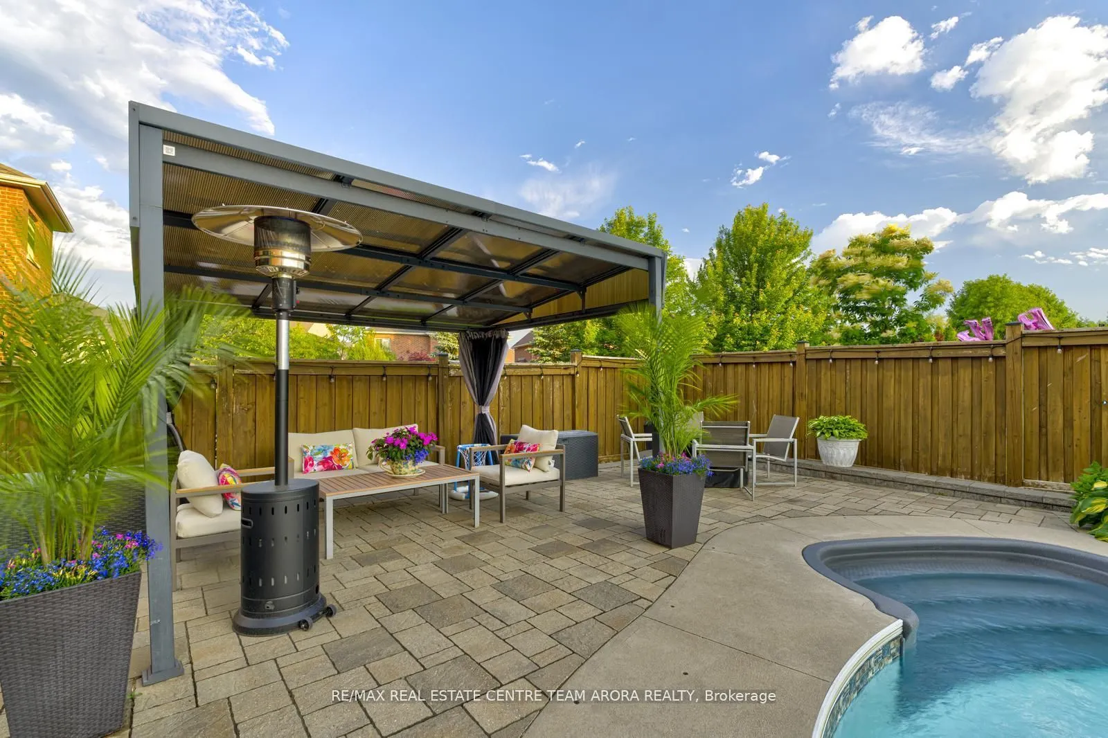 7 Oceans Pond Court