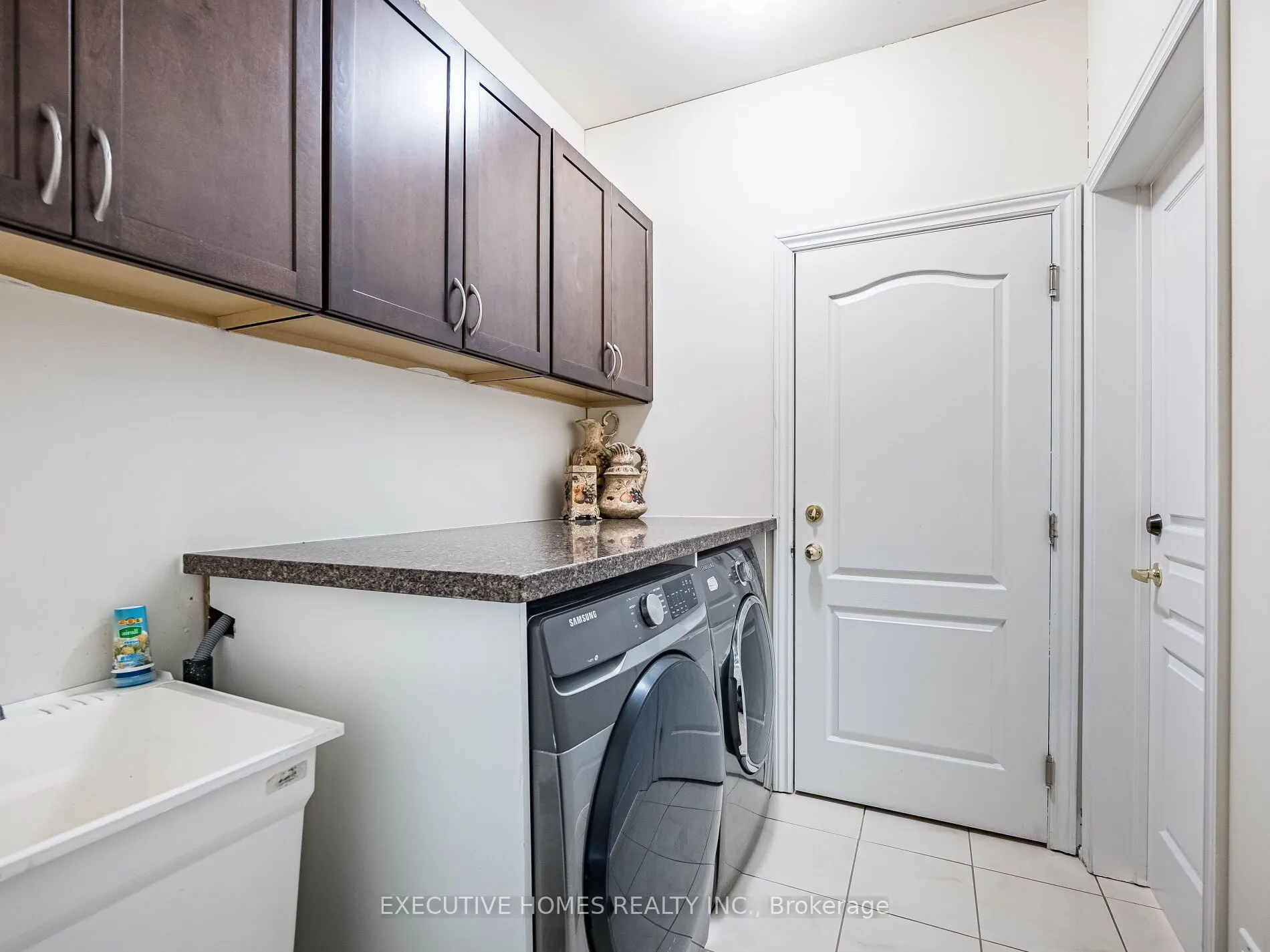 1 Orangeblossom Trail
