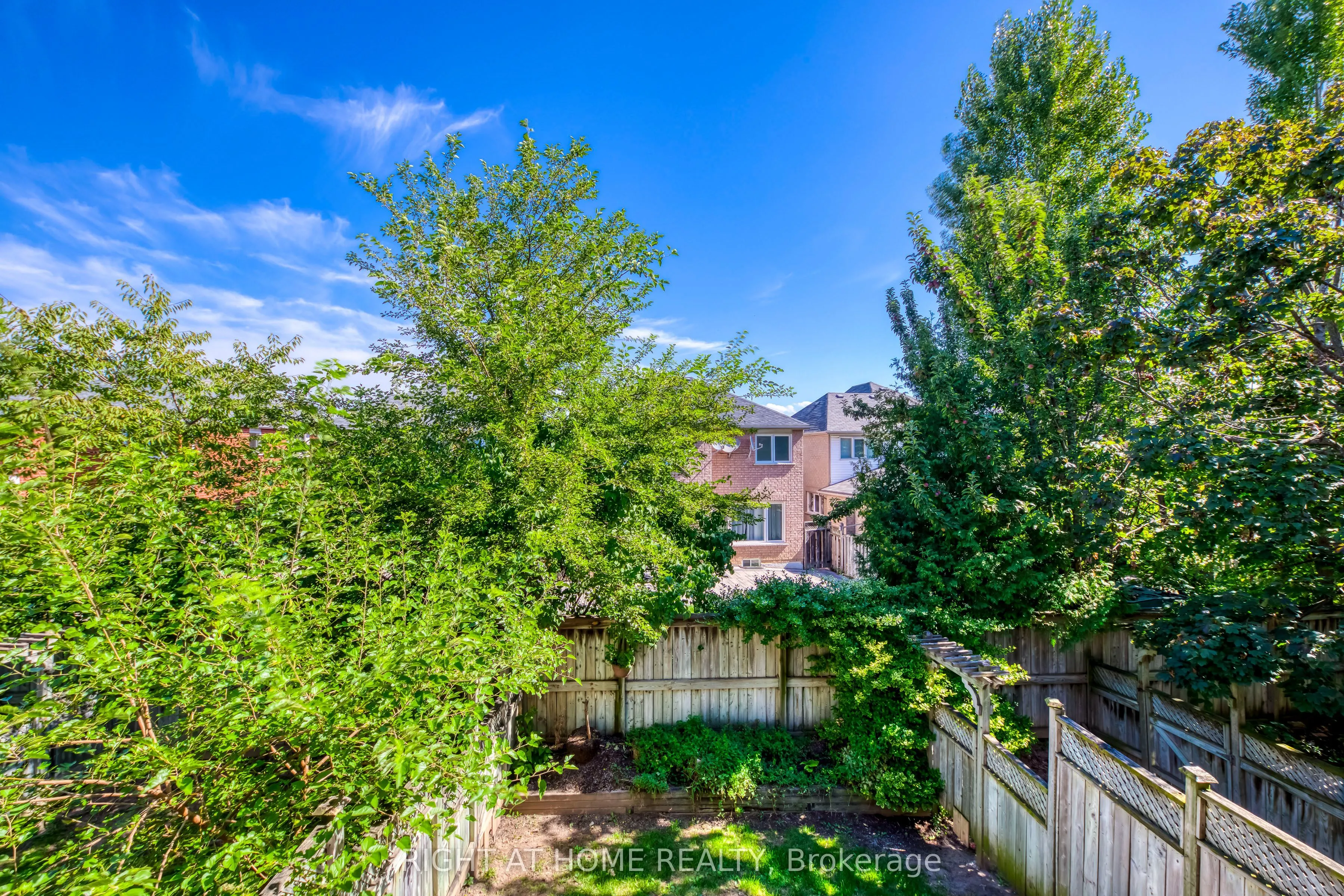 2945 Thomas Street, #104